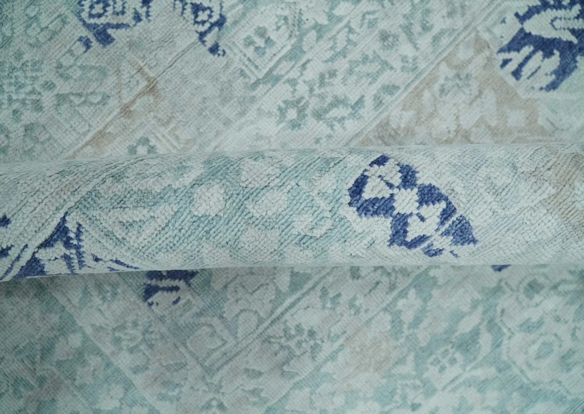 Fine Antique Design Silver, Light Teal and Blue transitional Hand Knotted 8x10 wool and Art Silk area Rug - Image 7