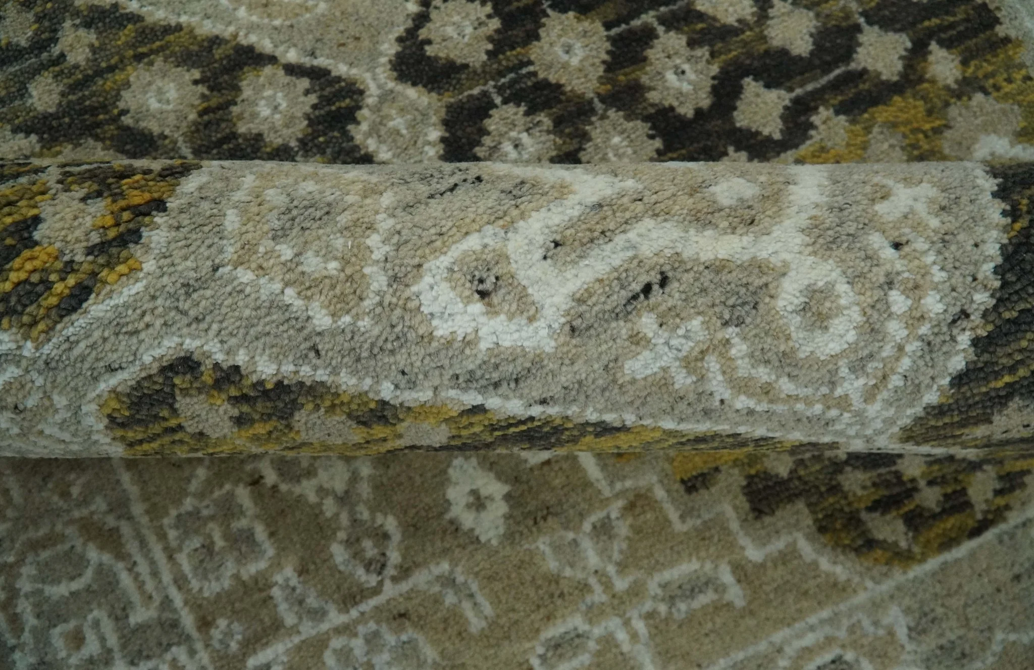 Silver, Beige, Olive and Charcoal Hand Knotted Traditional Heriz 5x8 wool Area Rug - Image 6