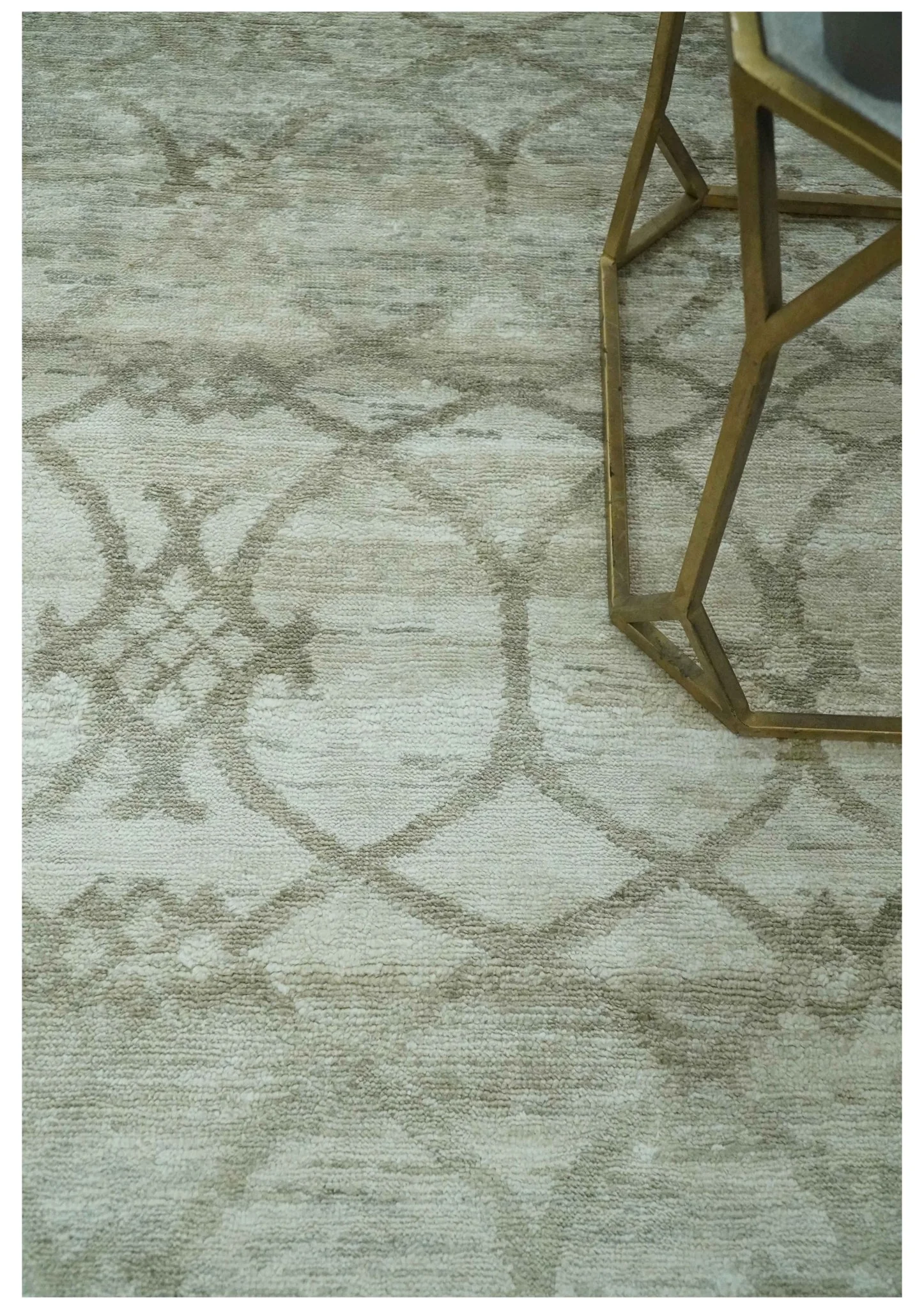 Silver, Olive and Gray Traditional Ikat Design 6x9 Hand loom Bamboo Silk Area Rug - Image 3