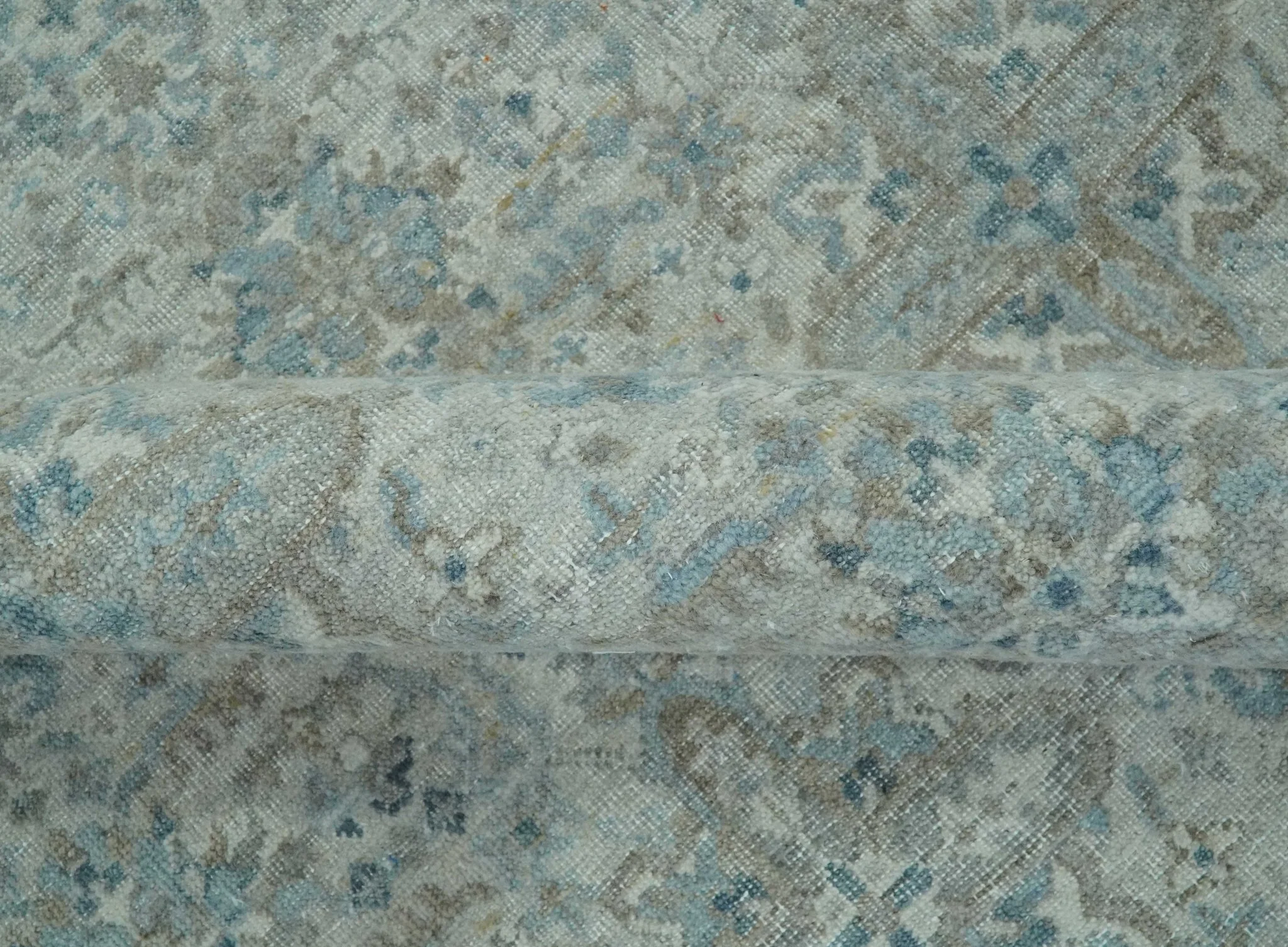 Antique Distress finish Silver, Teal and Brown Hand Knotted Traditional 8x10 wool Rug - Image 6