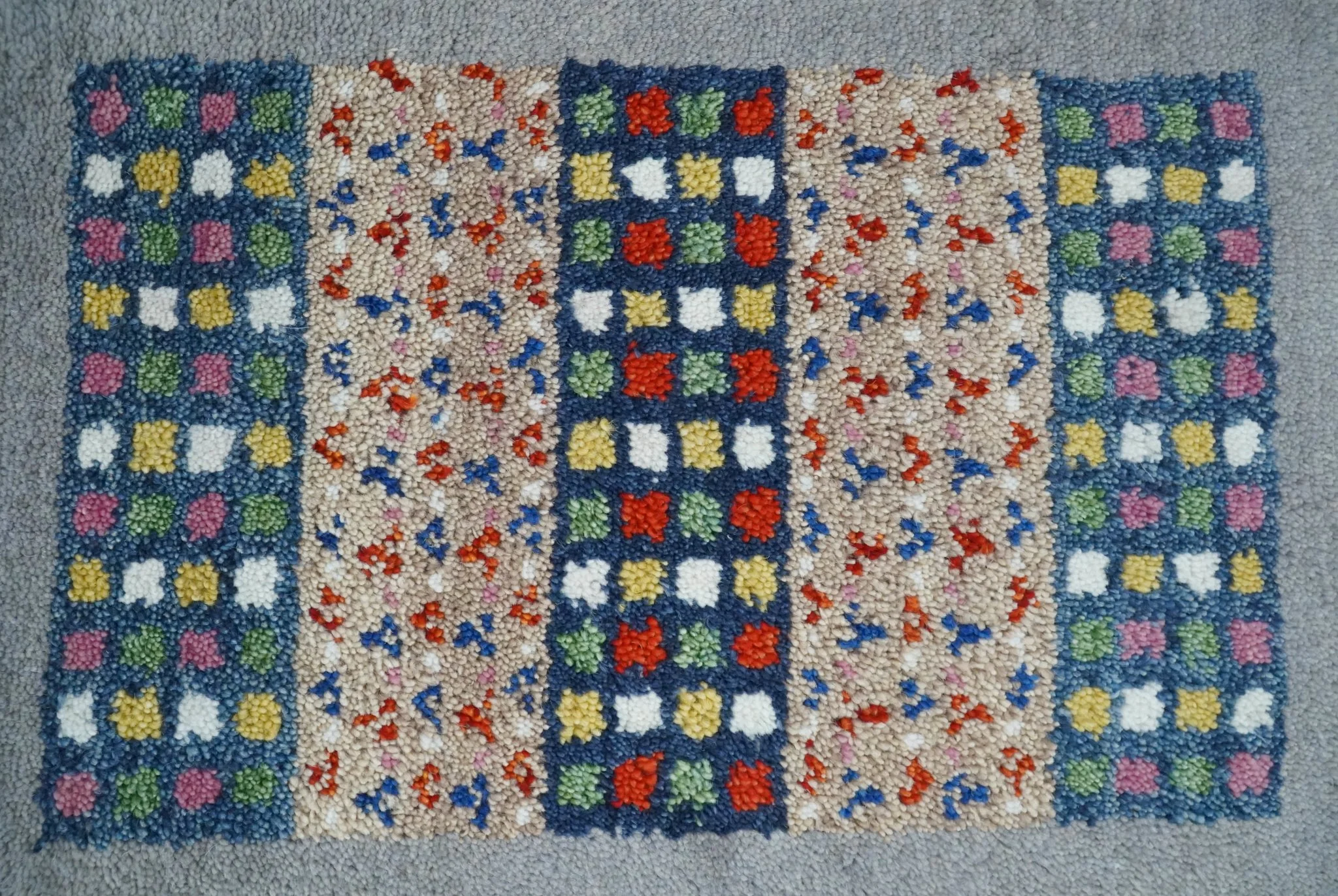 Small 1.5x2 Gray, Blue and Camel Wool Hand Knotted traditional Vintage Antique Southwestern Tribal Gabbeh | TRDCP566152 - Image 4