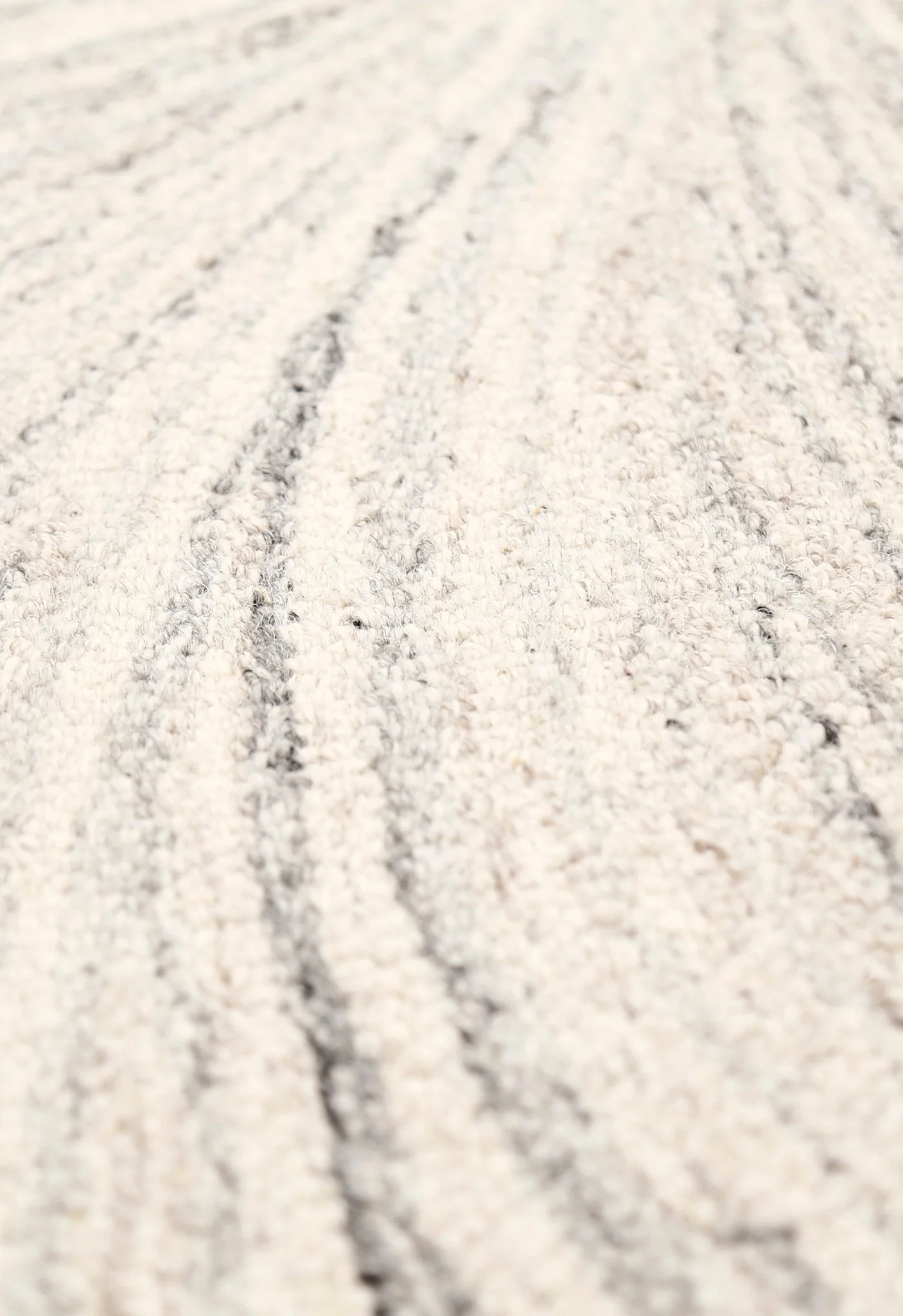 Snow Bloom Beige Hand Tufted 5x7 Wool Area Rug - Image 8