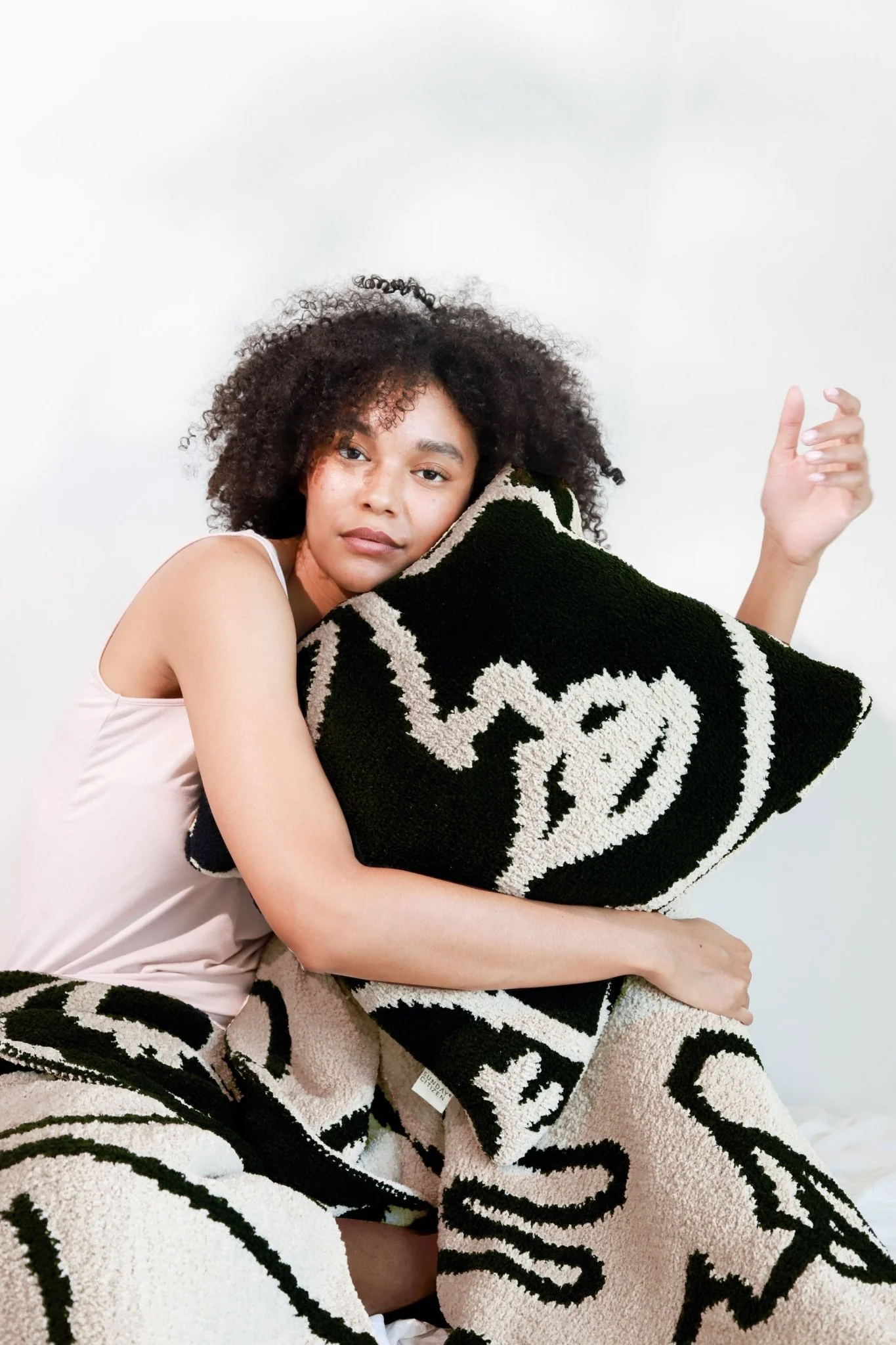 Soft and Stylish Cozy Face Design Woven Throw - Image 6