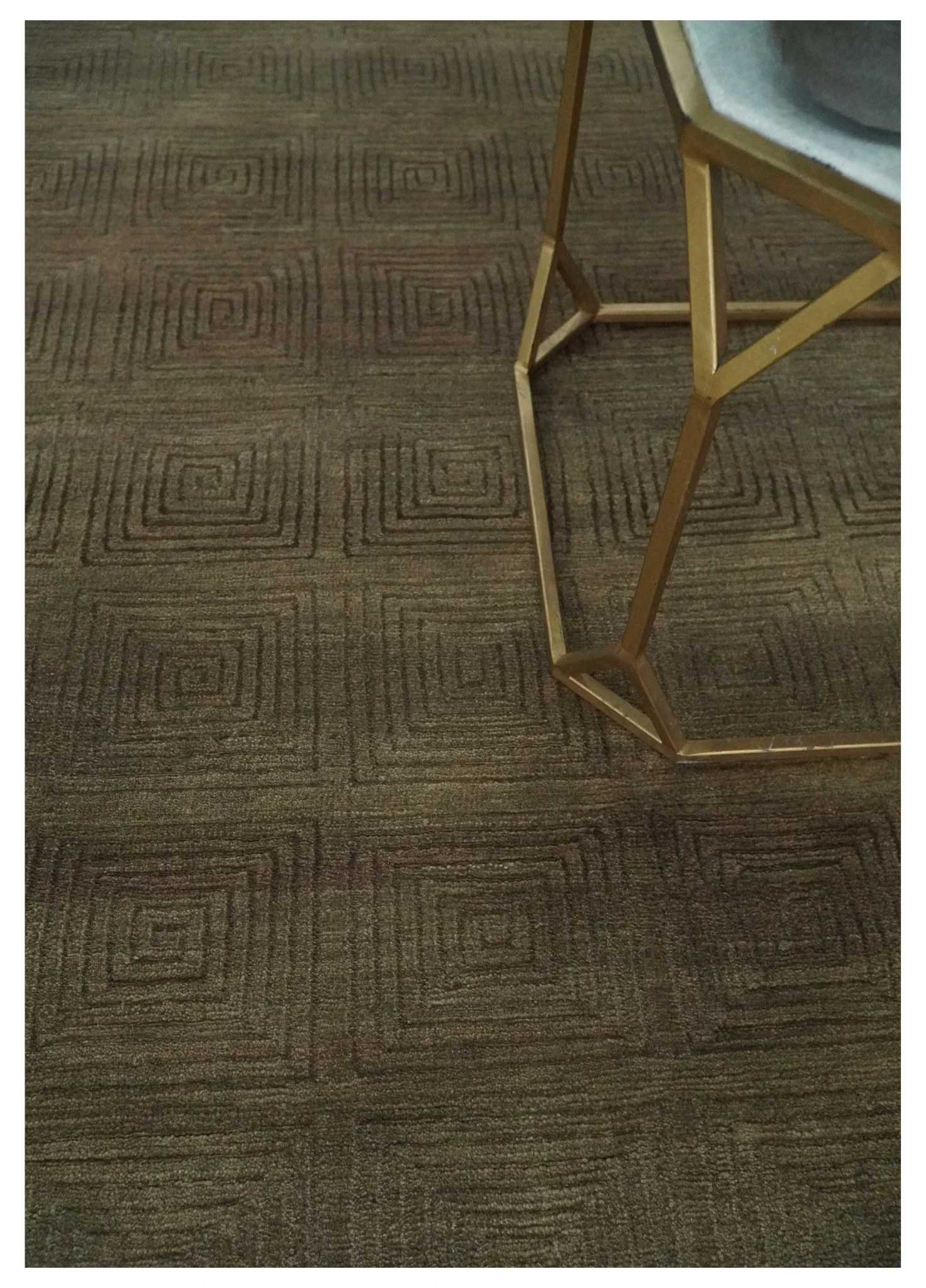Modern Solid Olive Geometrical Pattern Contemporary Handloom 5x7 wool and Art silk Area Rug - Image 3