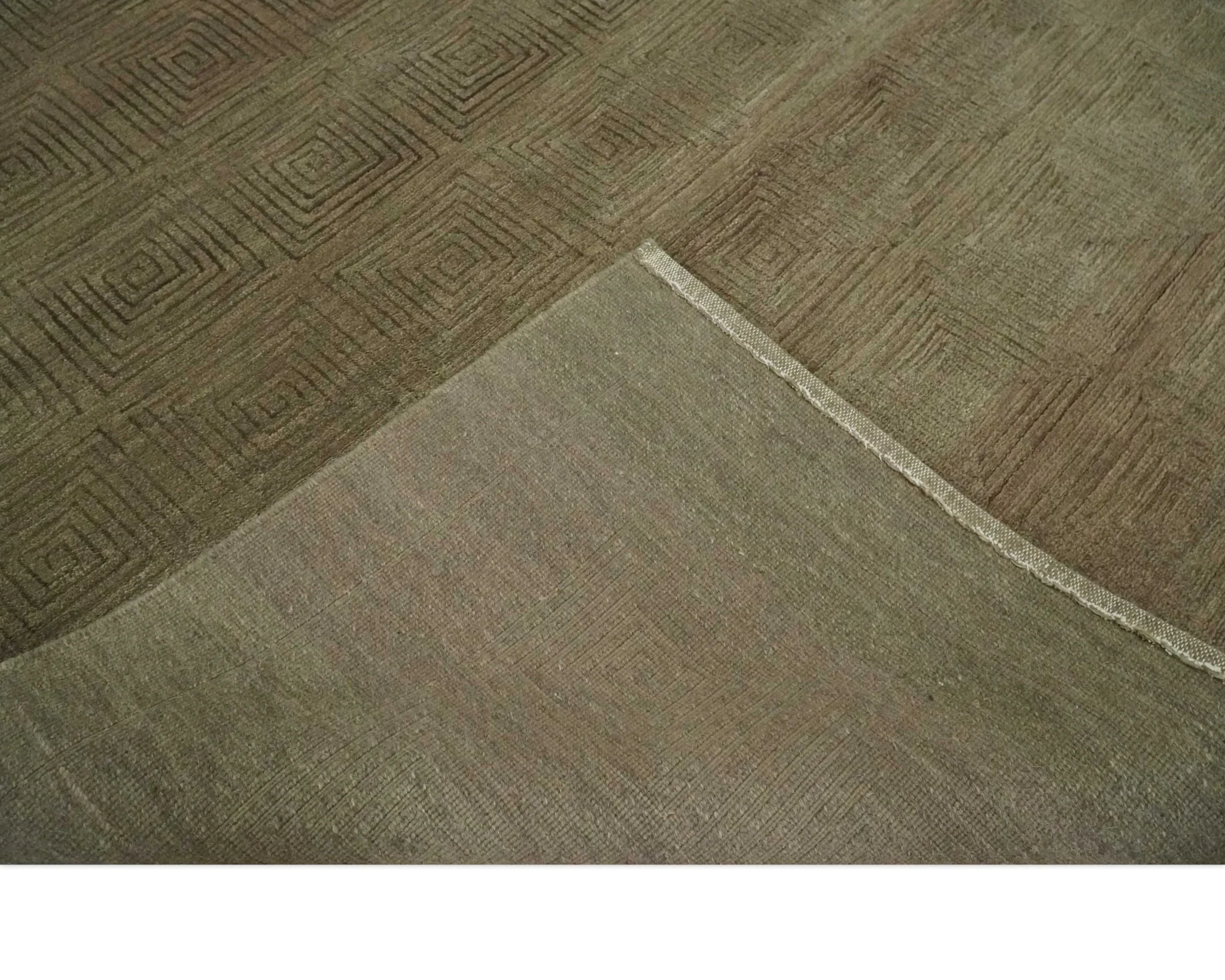 Modern Solid Olive Geometrical Pattern Contemporary Handloom 5x7 wool and Art silk Area Rug - Image 7