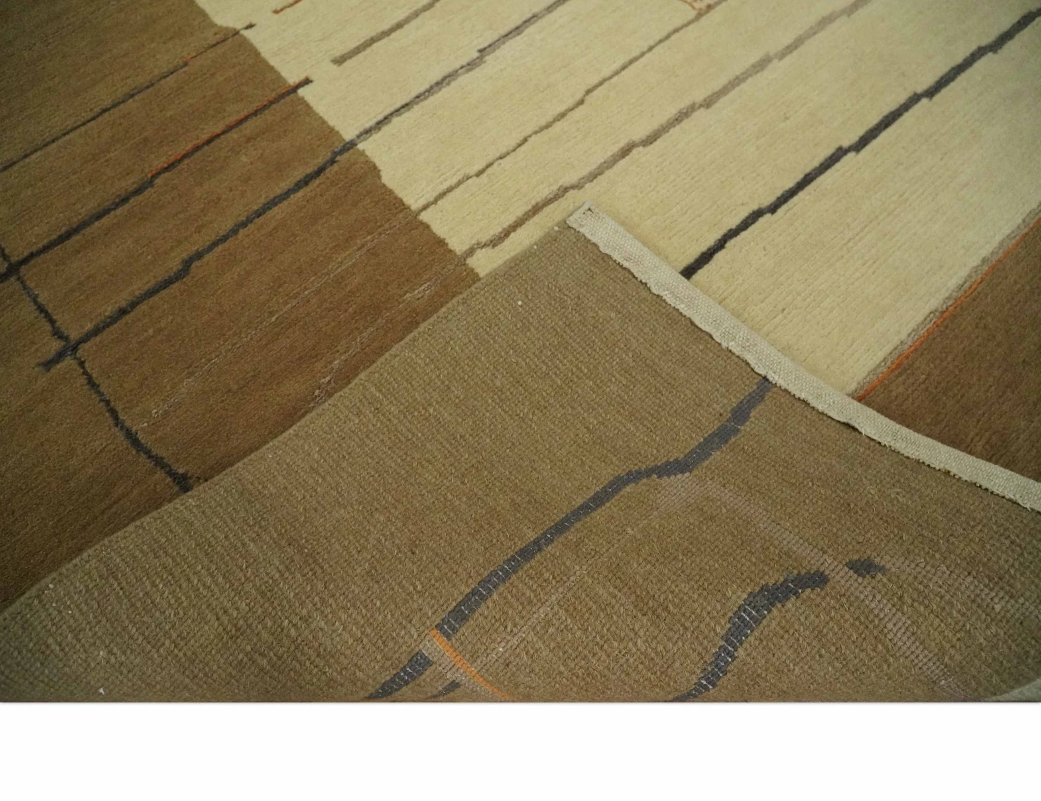 Modern stripes Design Olive and Beige Hand loom 4x6 wool and Art Silk Area Rug - Image 7