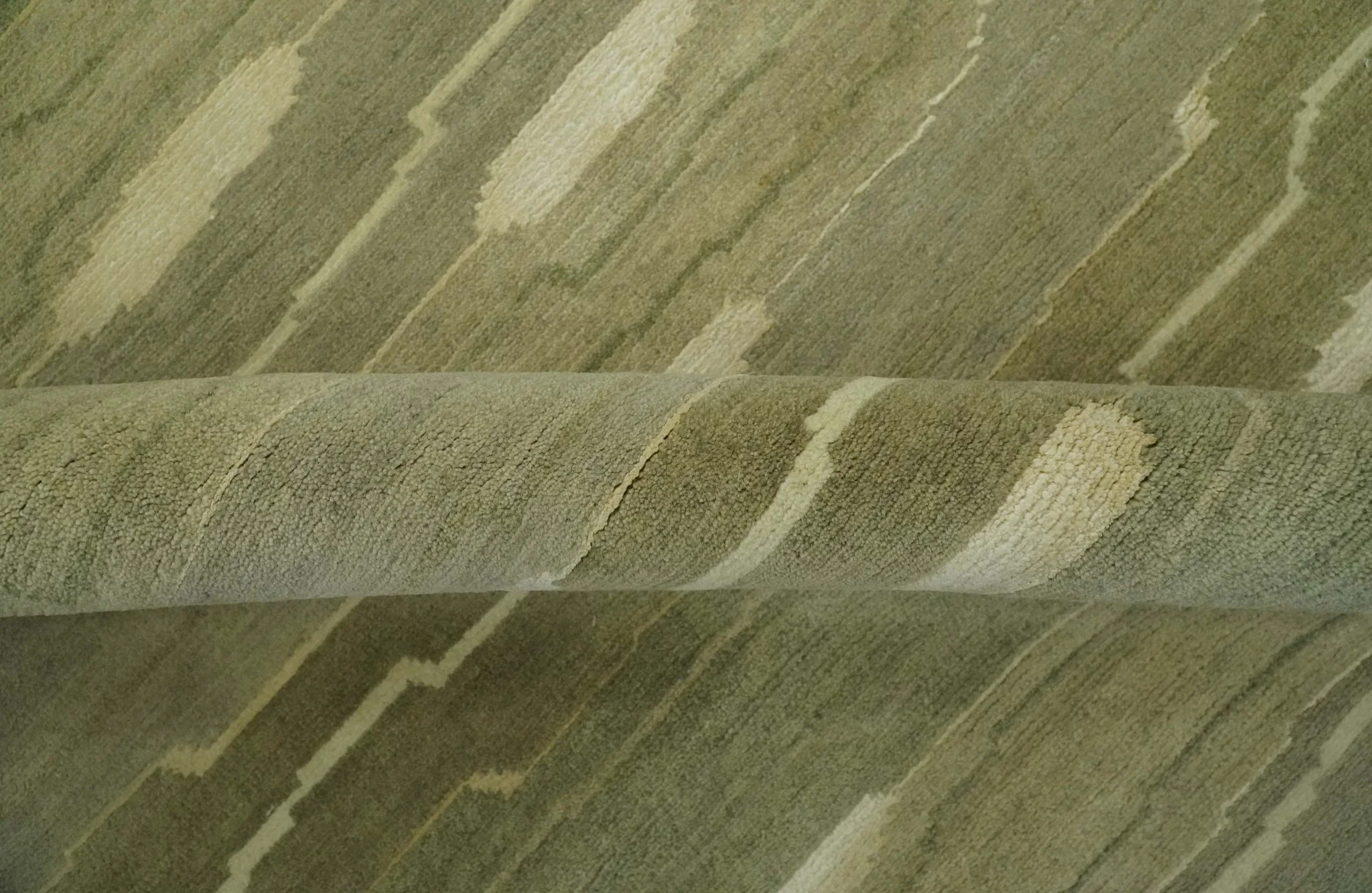 Modern stripes Design Olive, Light Green, Beige and Rust Hand loom 5x7 wool and Art Silk Area Rug - Image 6