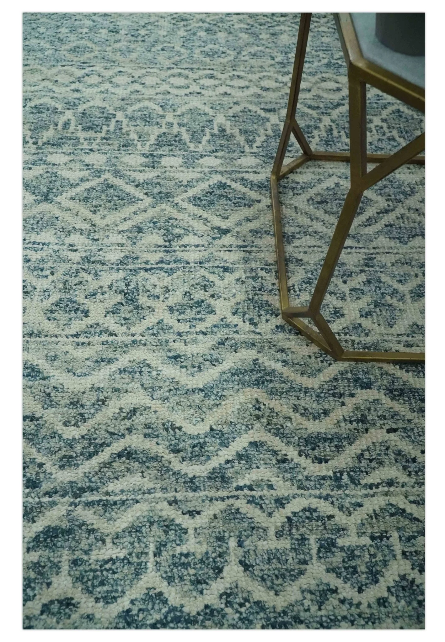 5x7 Teal and Beige Hand knotted southwestern Tribal trellis recycled Art Silk rug - Image 2