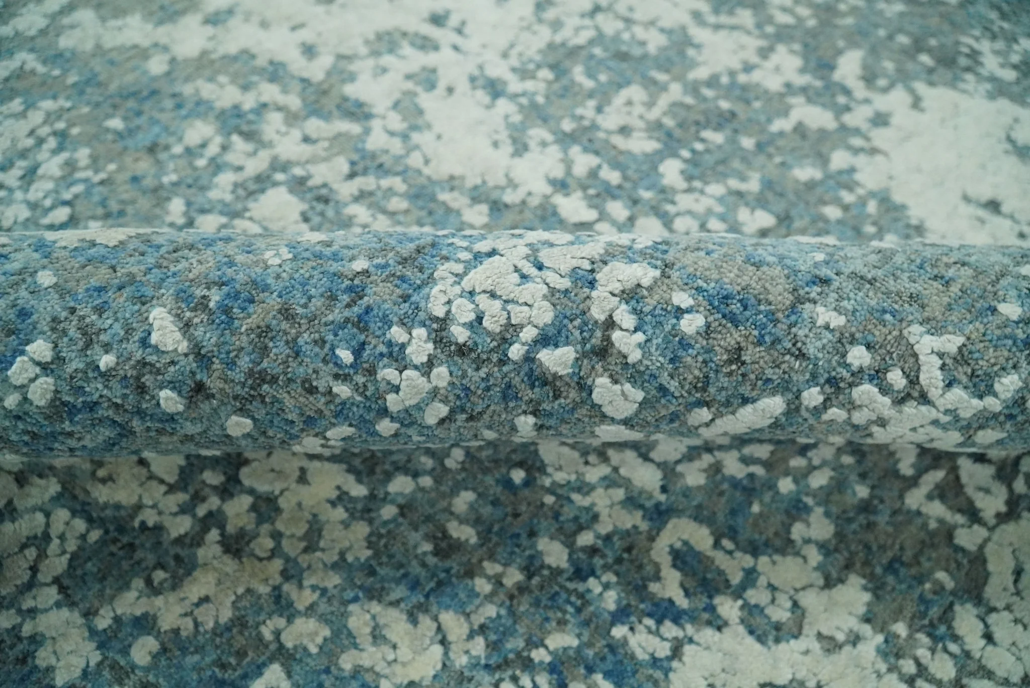8x10 Silver and Green Pure Silk and Wool Abstract Area Rug | TRD1657810 - Image 9