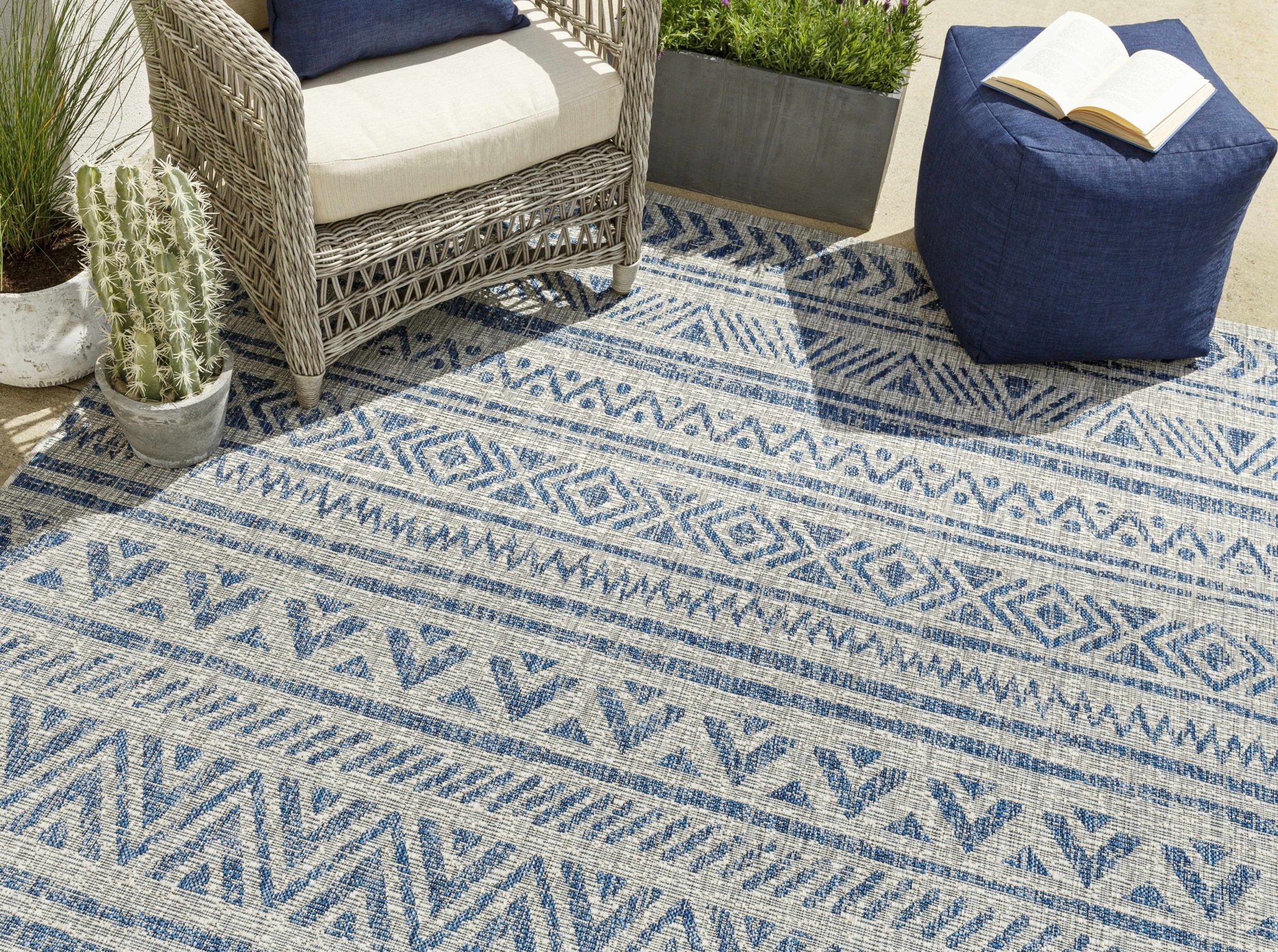 Traditional Blue and Ivory Tribal Design Outdoor Area Rug - Image 5