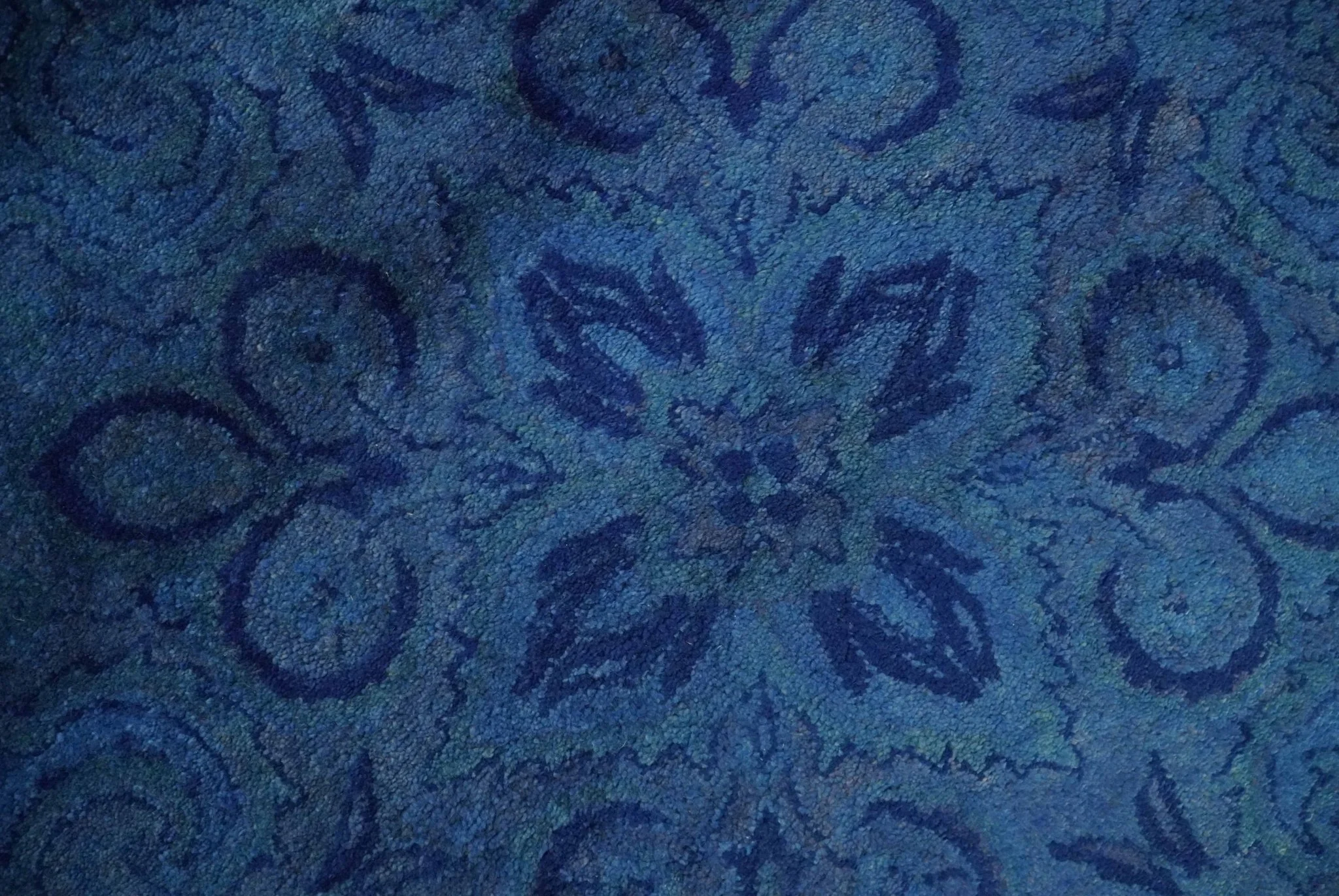 Traditional Design Overdyed Blue Hand Tufted Wool Area Rug - Image 4