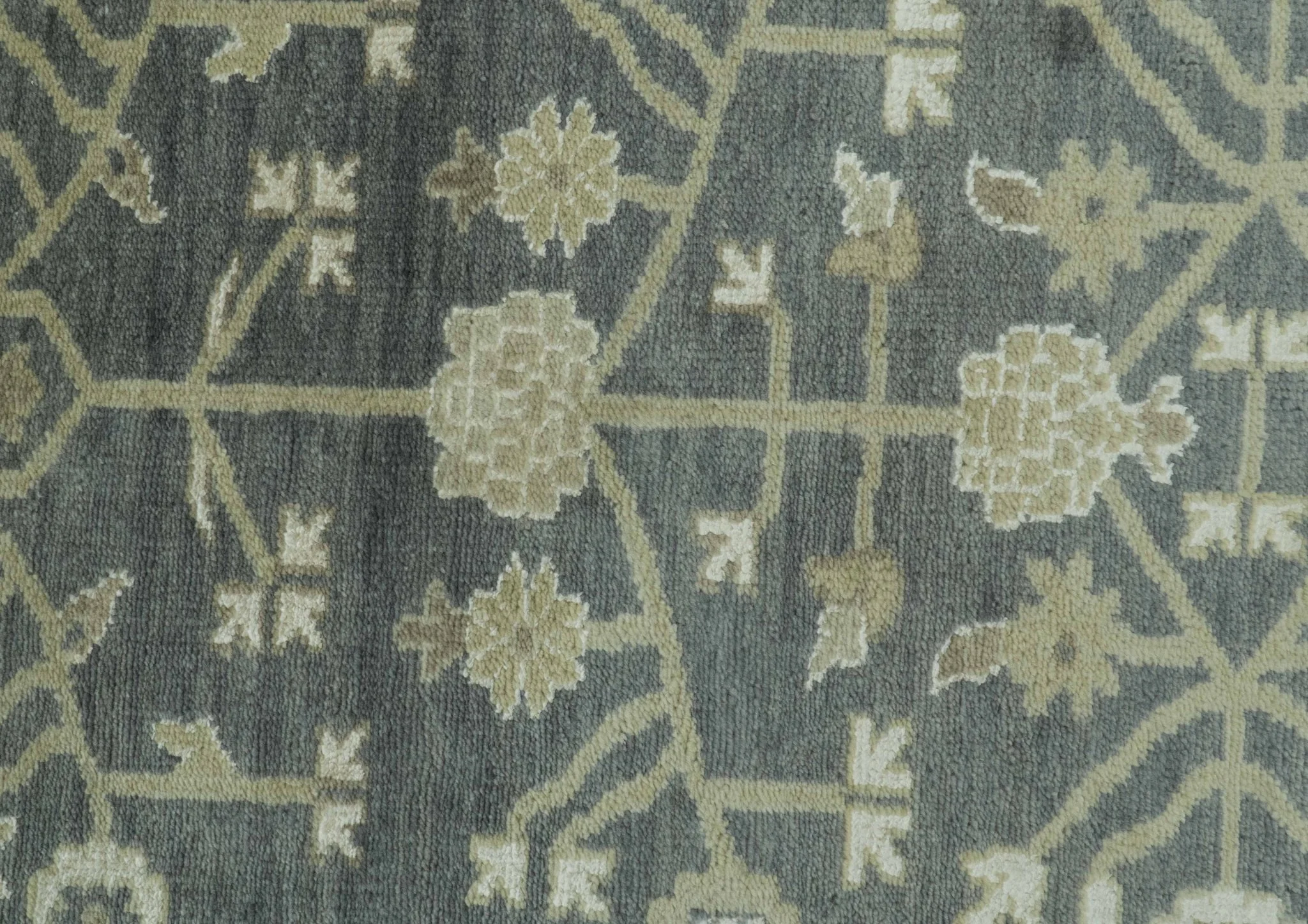 Traditional Design Charcoal And Beige 9x12 Hand Knotted Wool Area Rug - Image 4