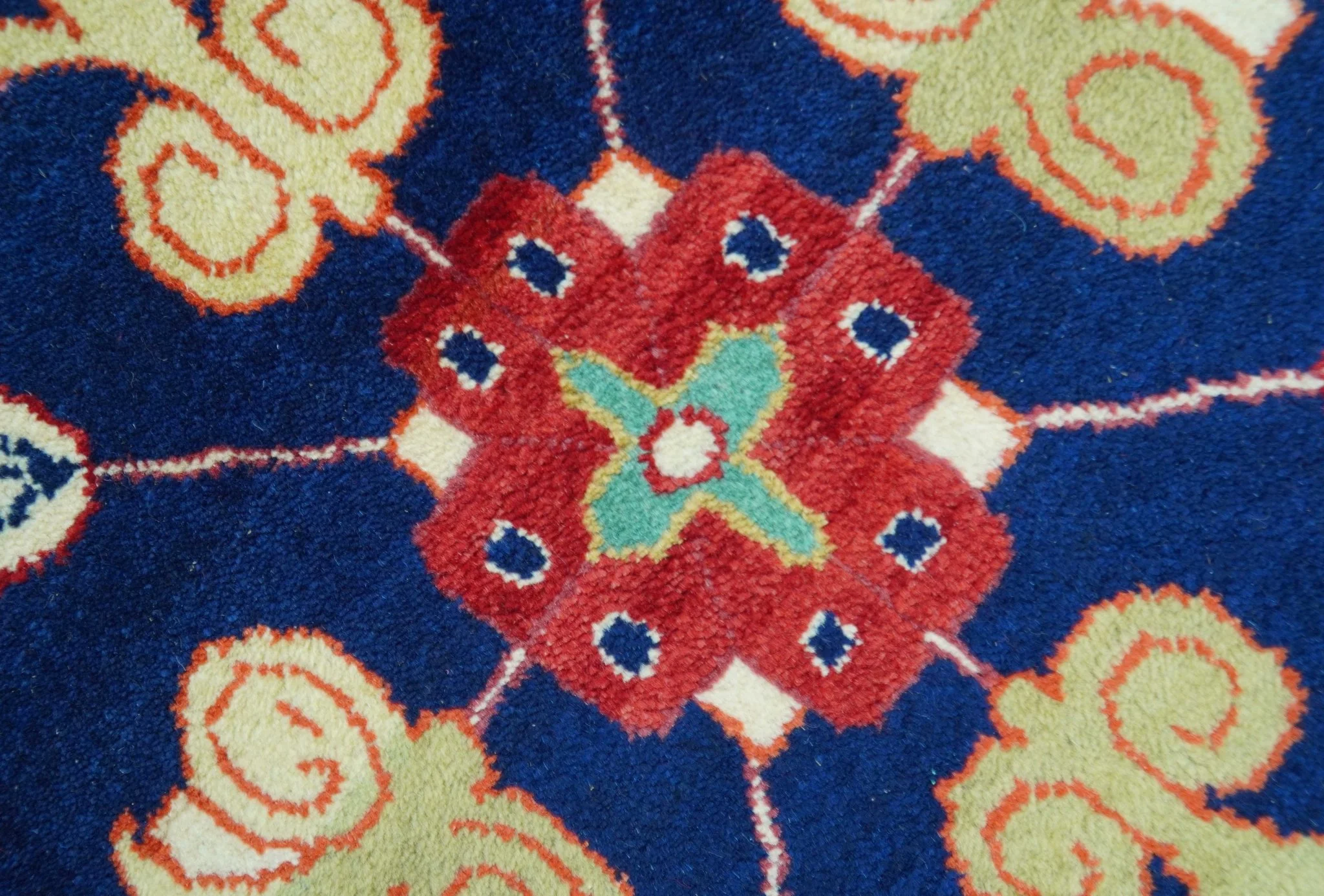 Traditional Floral Design Blue And Red 8x11 Hand Knotted wool Area Rug - Image 8