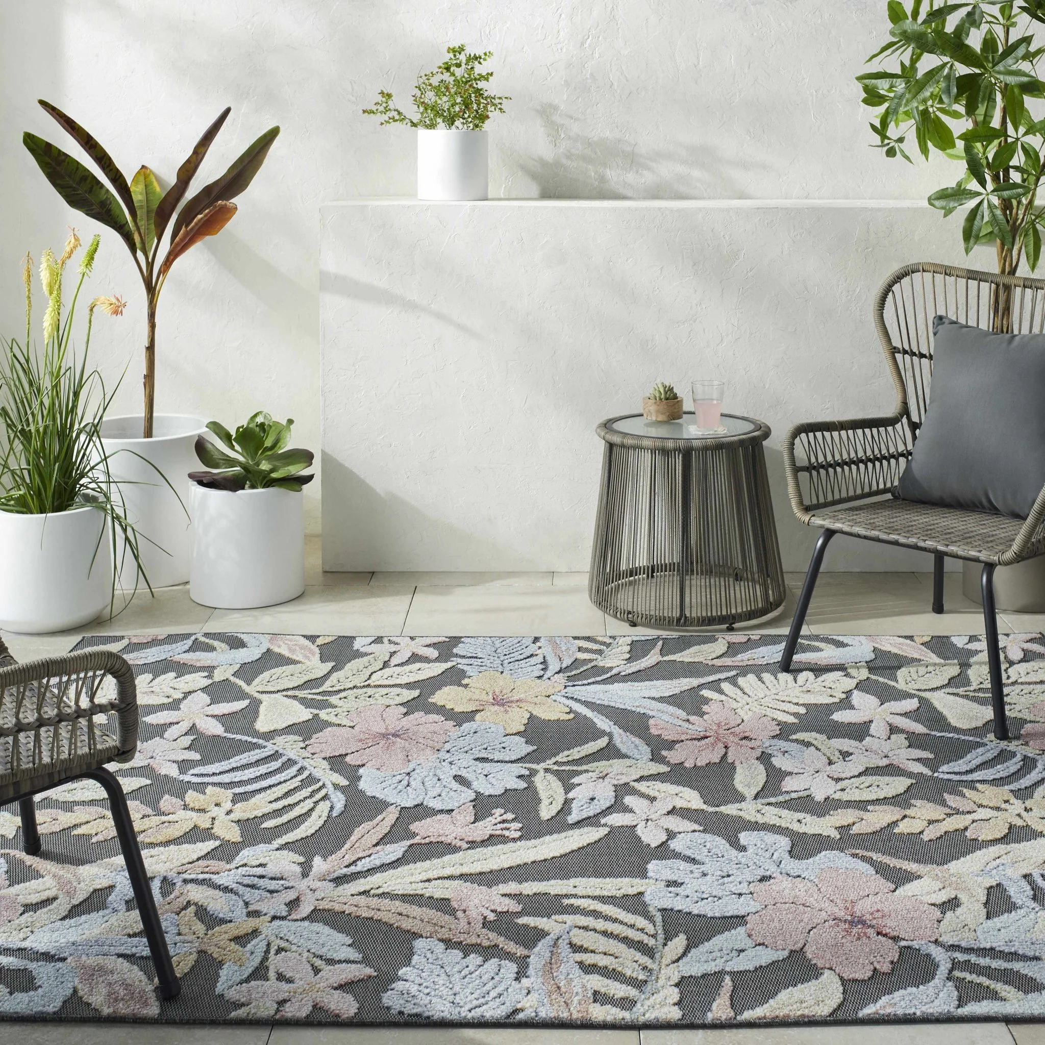 Traditional Floral Design Charcoal And Pink Machine Woven Outdoor Area Rug - Image 2
