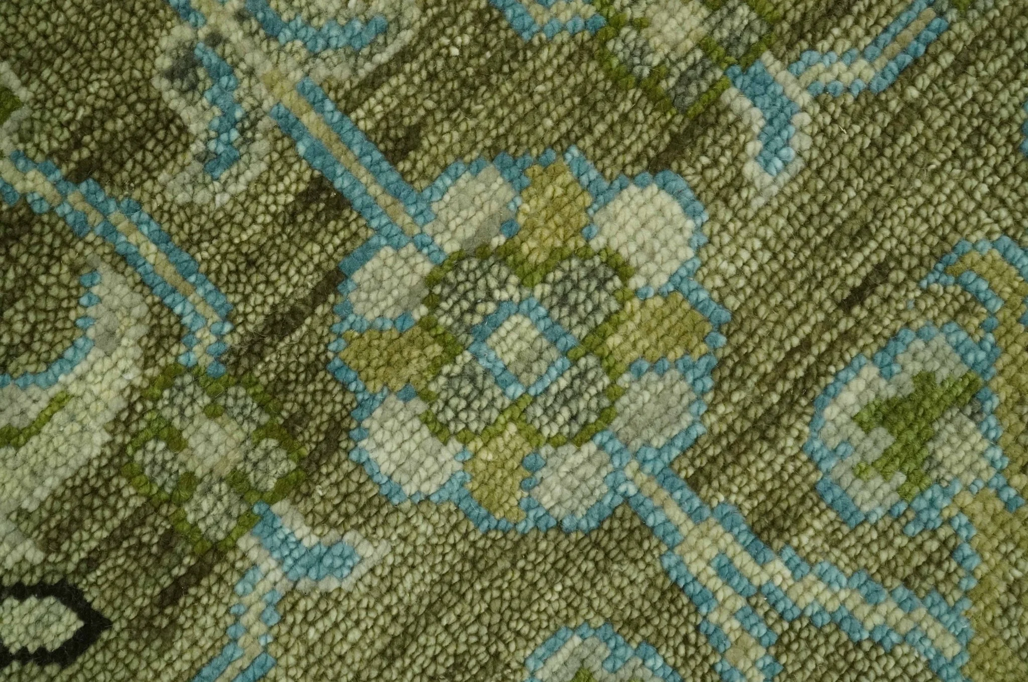 Traditional Floral Green and Aqua Hand Knotted 8x10 wool area rug - Image 4