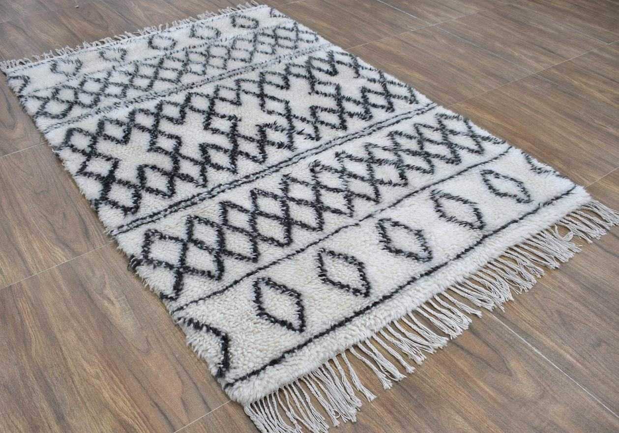 Traditional Hand Made Moroccan Design New Zealand Wool 4x6 Area Rug - Image 4