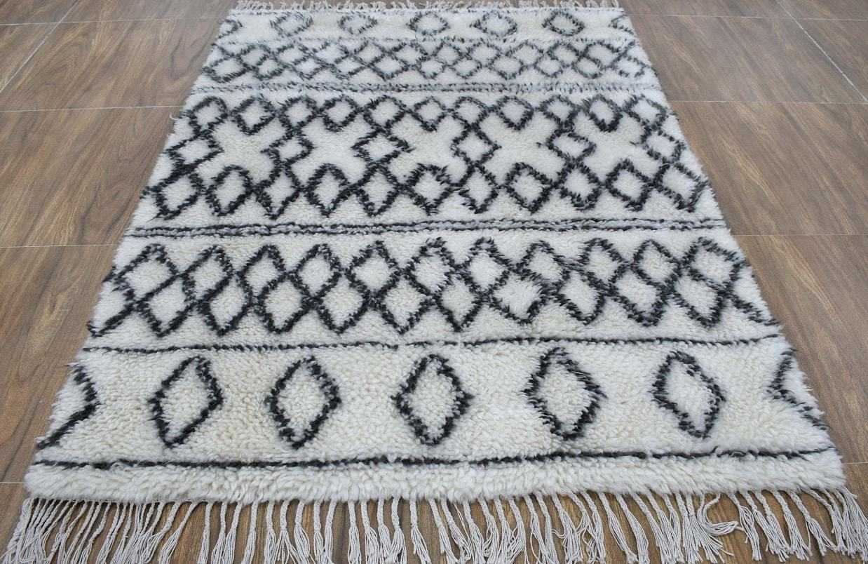 Traditional Hand Made Moroccan Design New Zealand Wool 4x6 Area Rug - Image 5