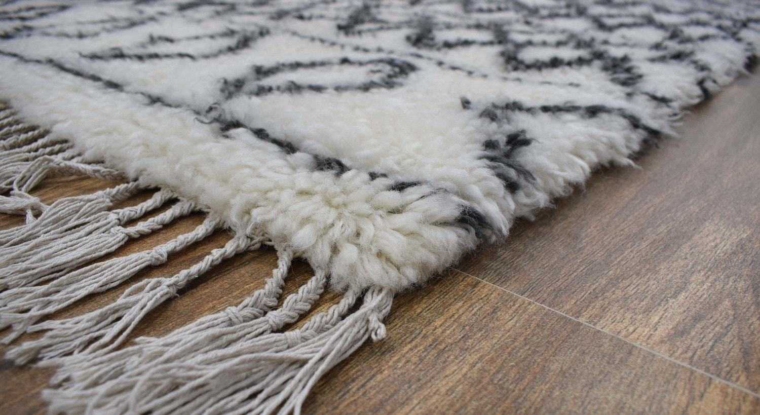 Traditional Hand Made Moroccan Design New Zealand Wool 4x6 Area Rug - Image 7