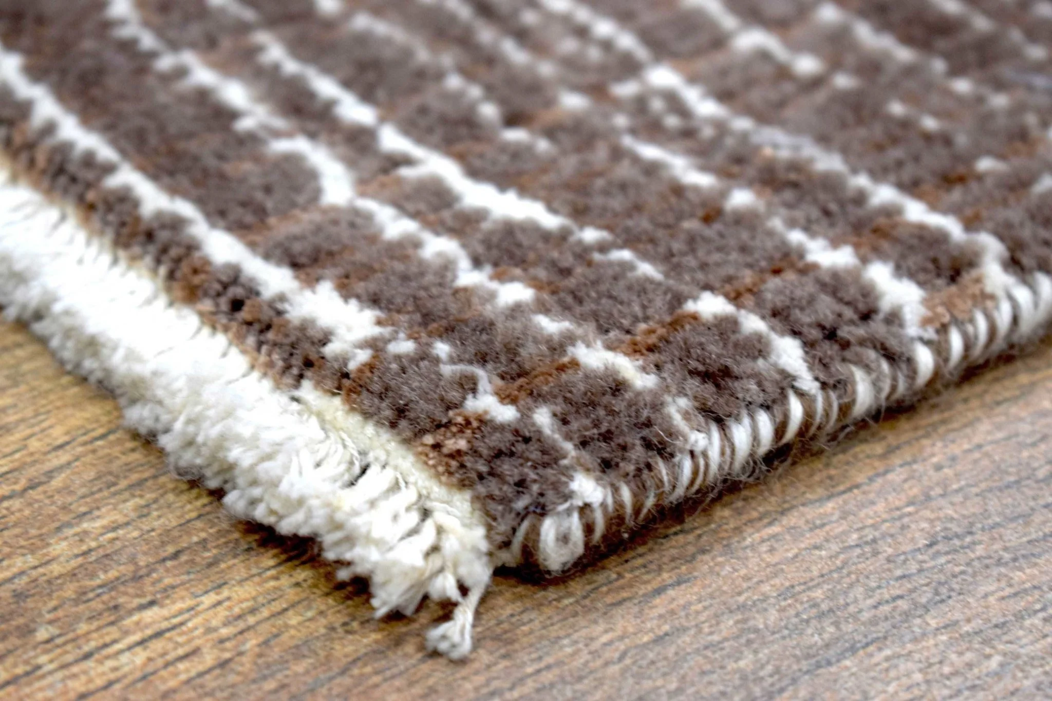 Brown and Ivory Traditional Handmade Wool & Viscose 2x3 Area Rug | TRD140323 - Image 7