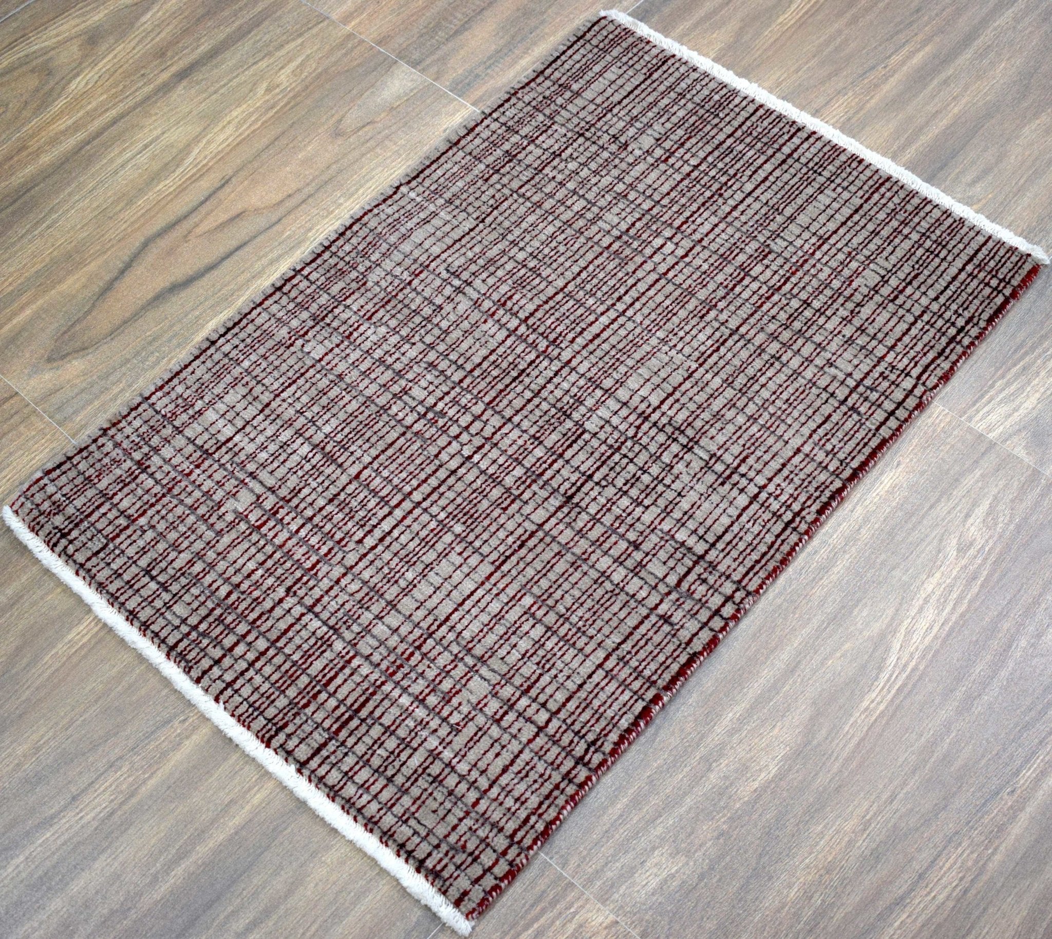 Ivory and Maroon Traditional Handmade Wool & Viscose 2x3 Area Rug | TRD140723 - Image 3