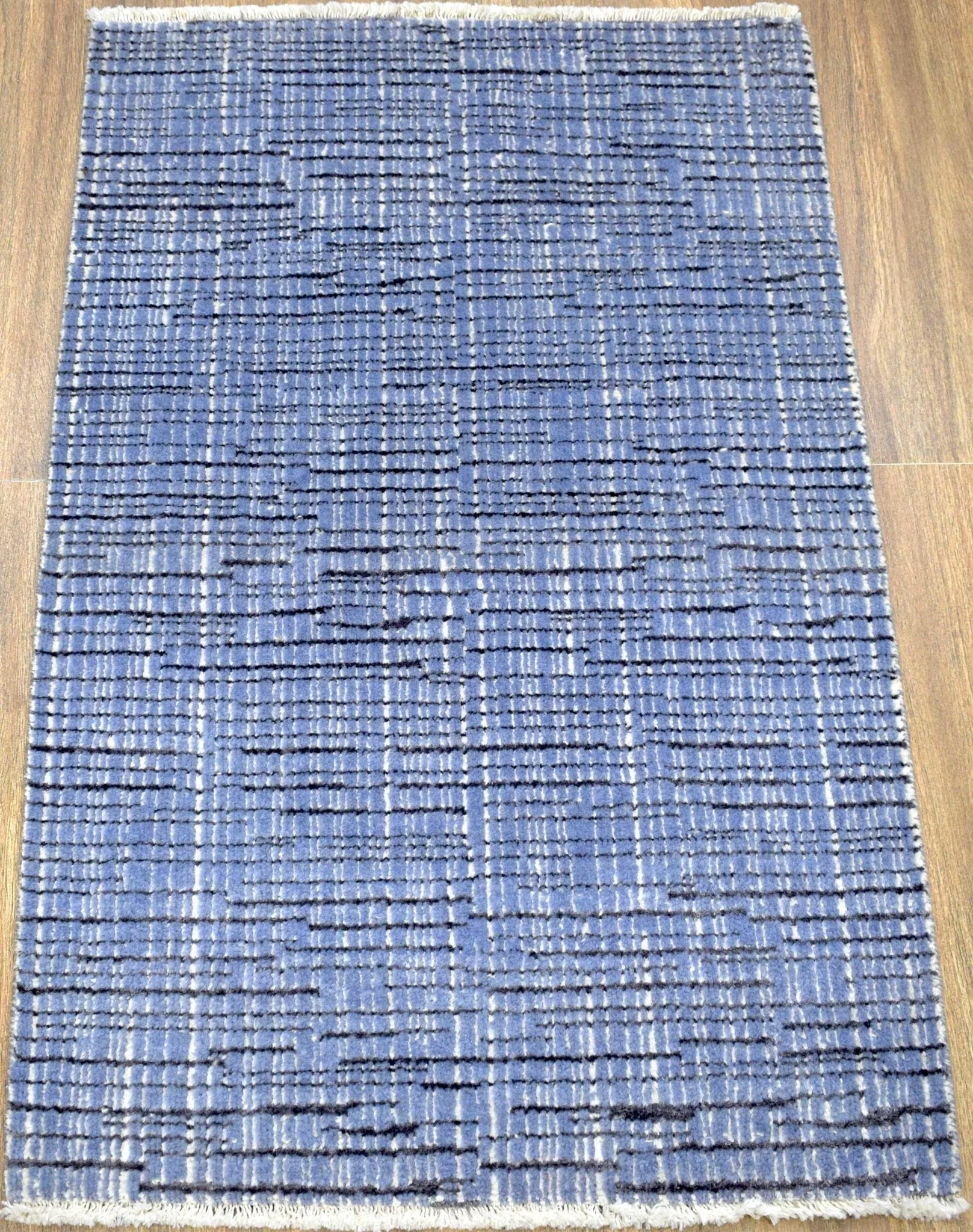 Blue and Ivory Traditional Handmade Wool & Viscose 2x3 Area Rug | TRD237123 - Image 5