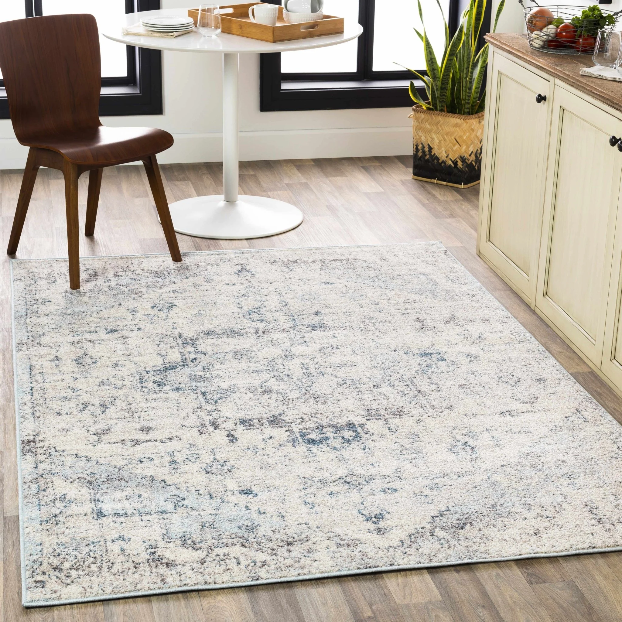 Traditional Heriz Design Beige, Blue and Brown Medium Pile Area Rug - Image 3