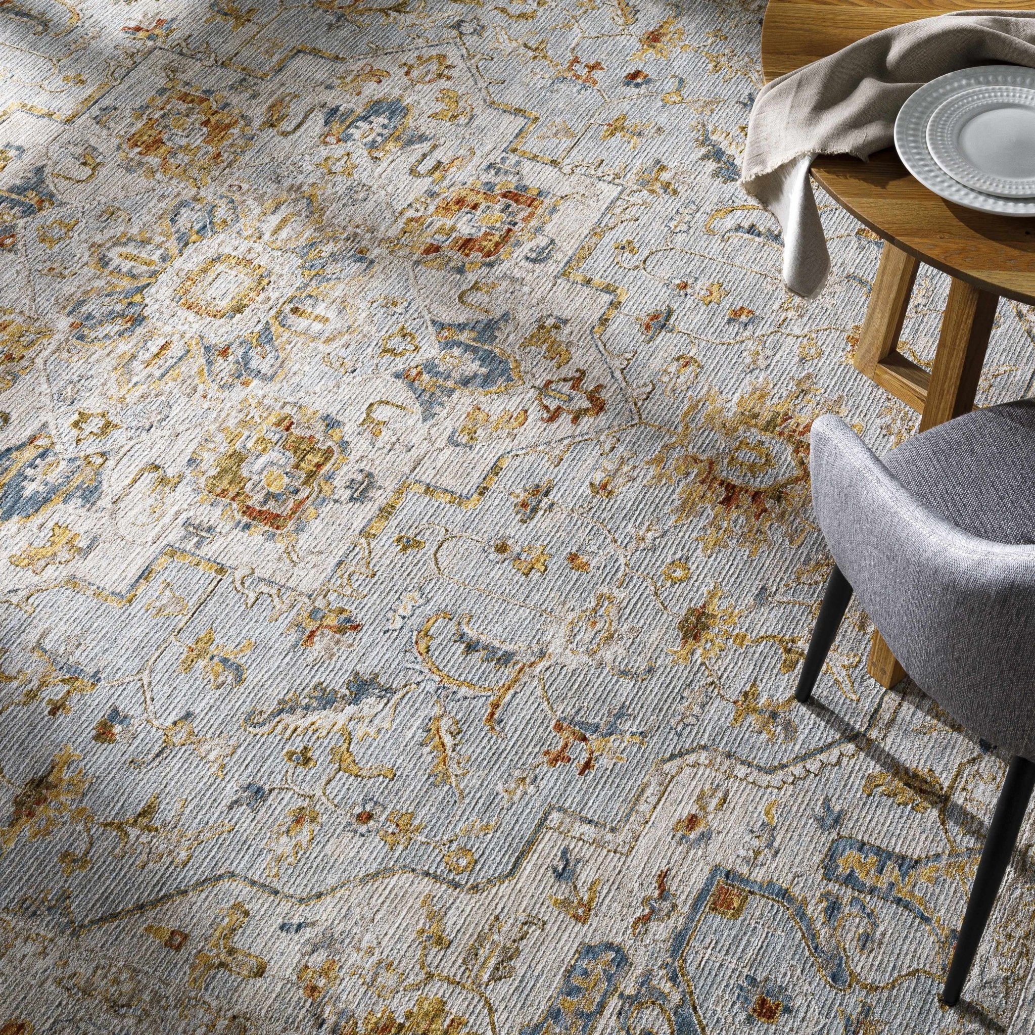 Traditional Heriz Gray Machine Made Rug - Image 4
