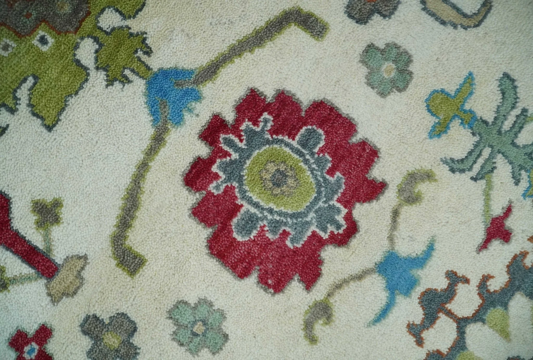 Fine Traditional Ivory and Blue Colorful Hand knotted Oushak Wool Area Rug - Image 4