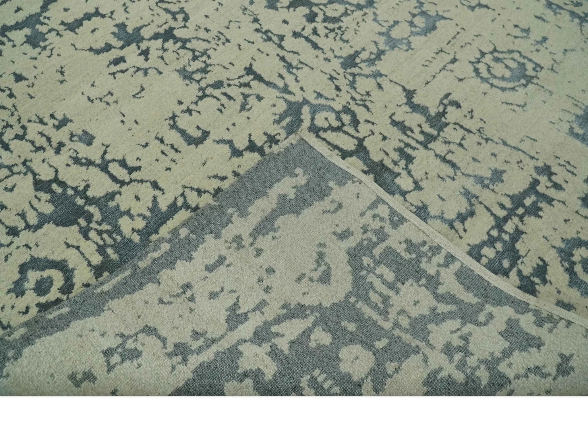 Traditional Design Charcoal and Beige 6x9 Hand Knotted wool area rug - Image 7