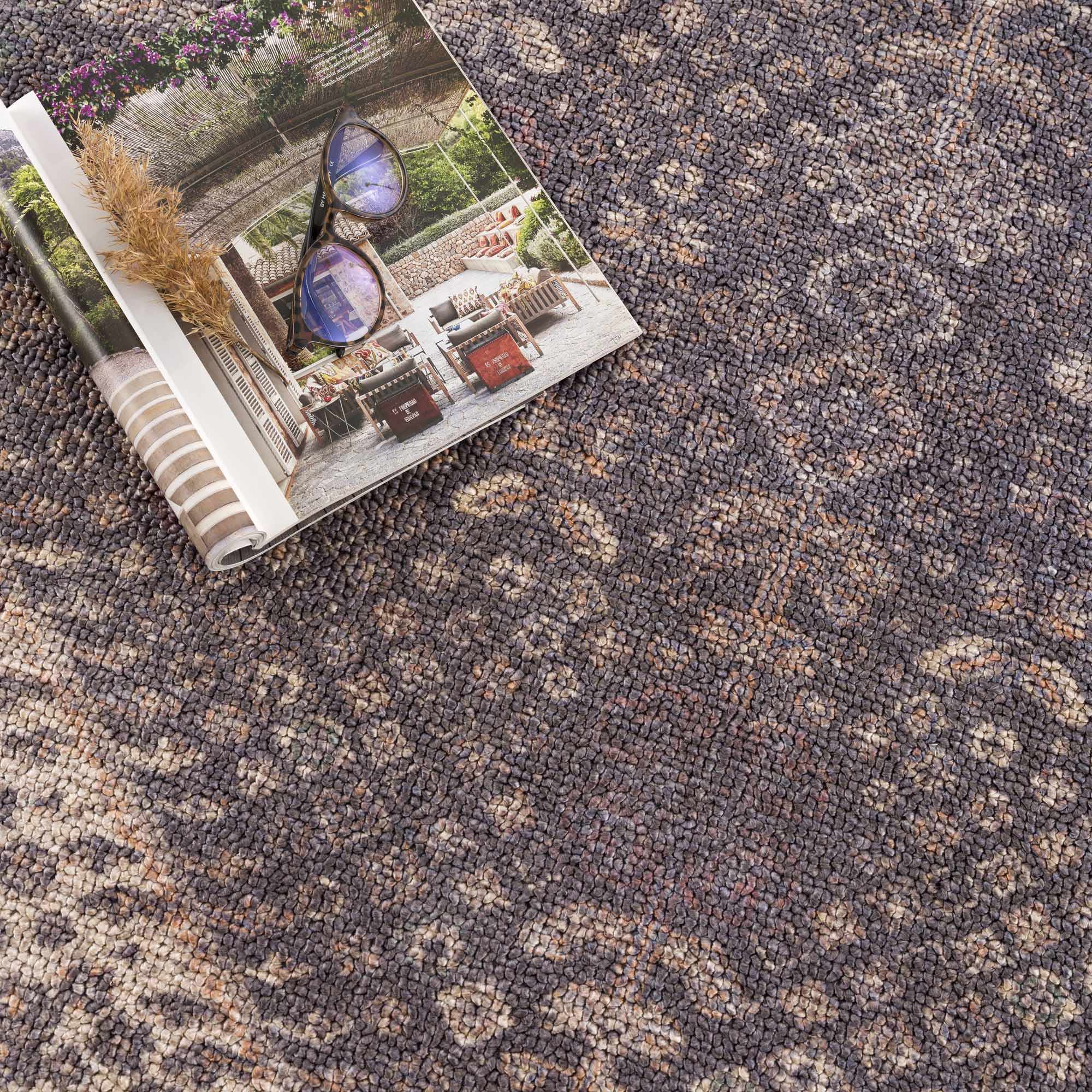 Traditional Oriental Design Beige and Purple Medium pile Area rug - Image 18
