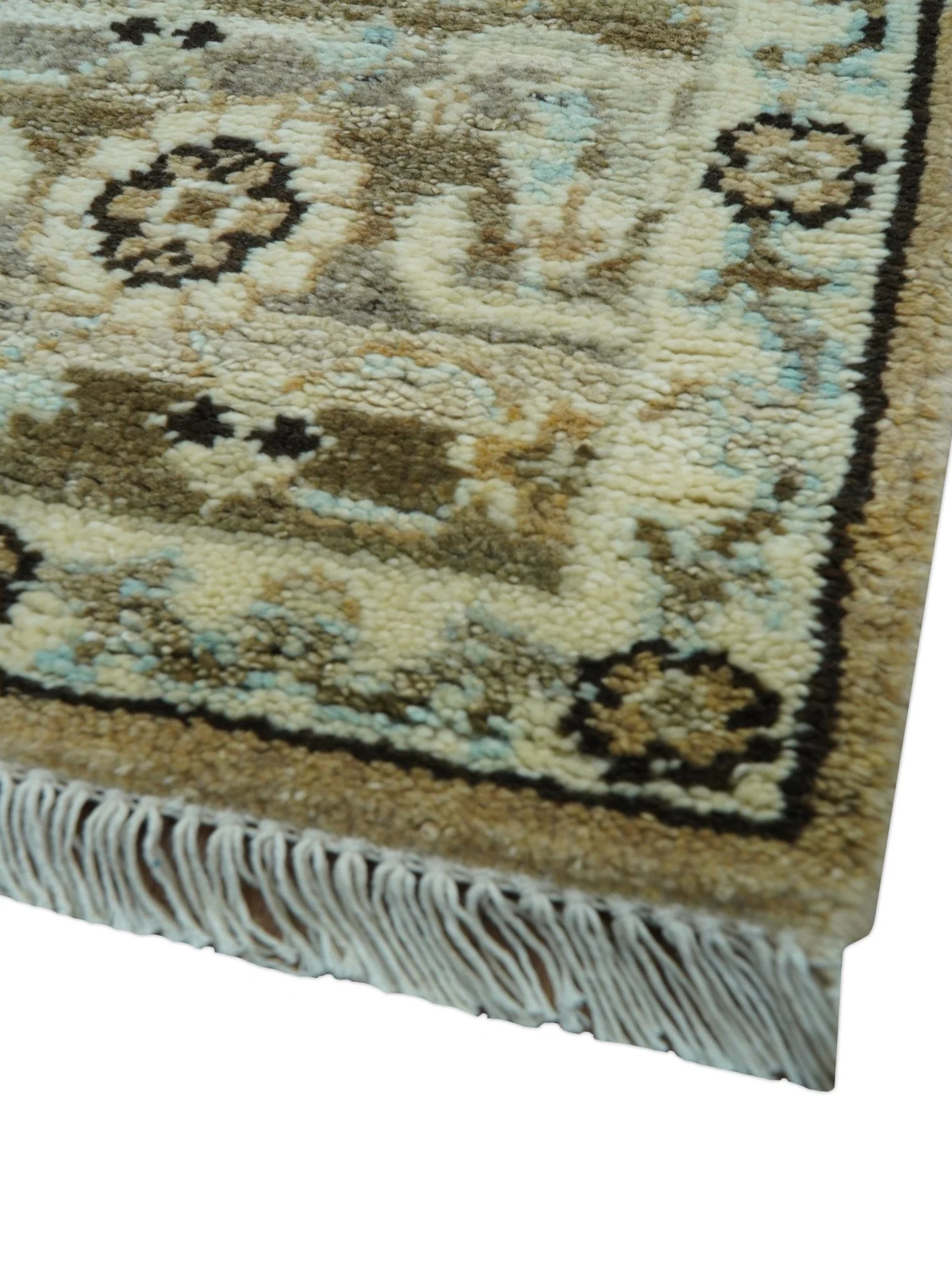 Traditional Oriental Design Beige Hand knotted 6x8.7 Wool Area Rug - Image 4