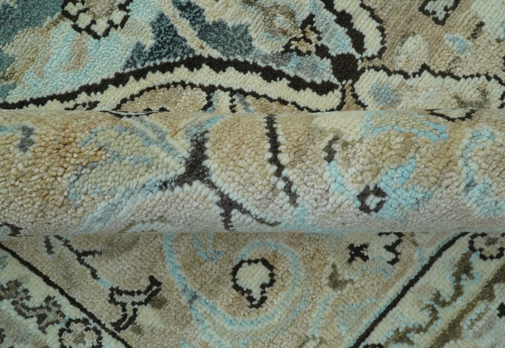 Traditional Oriental Design Beige Hand knotted 6x8.7 Wool Area Rug - Image 8