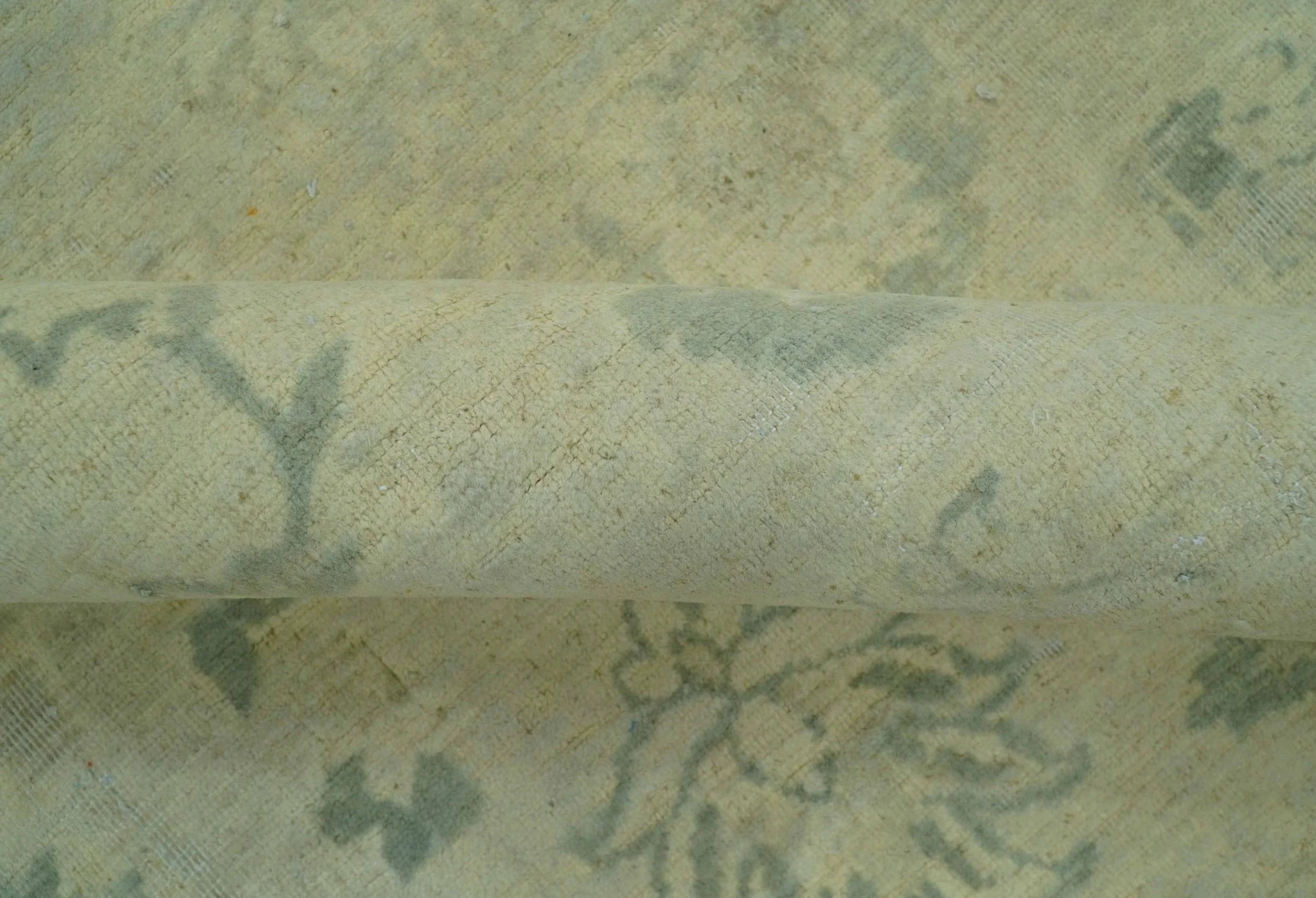 Distressed Traditional Design Blue And Beige Hand Knotted 8x10 Wool Area Rug - Image 4