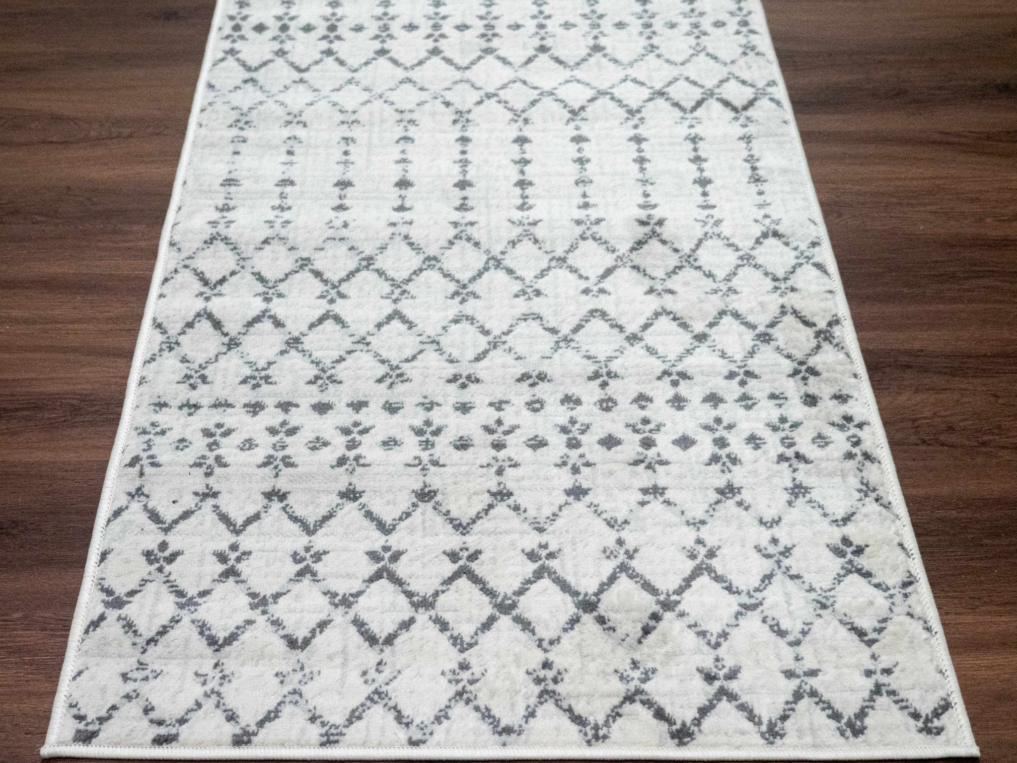 Traditional Style Gray And Ivory Rug - Image 4