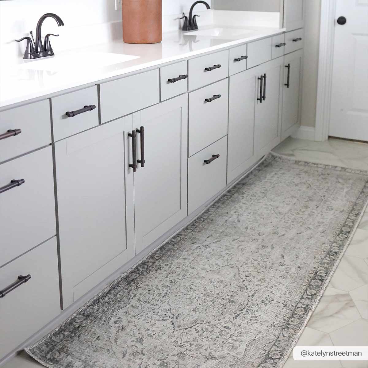 Transitional distressed Style Gray Washable Rug - Image 3