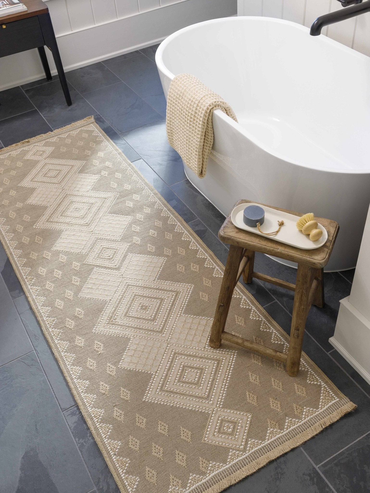 Traditional Style Tan Machine Woven Jute Rug - Image 7