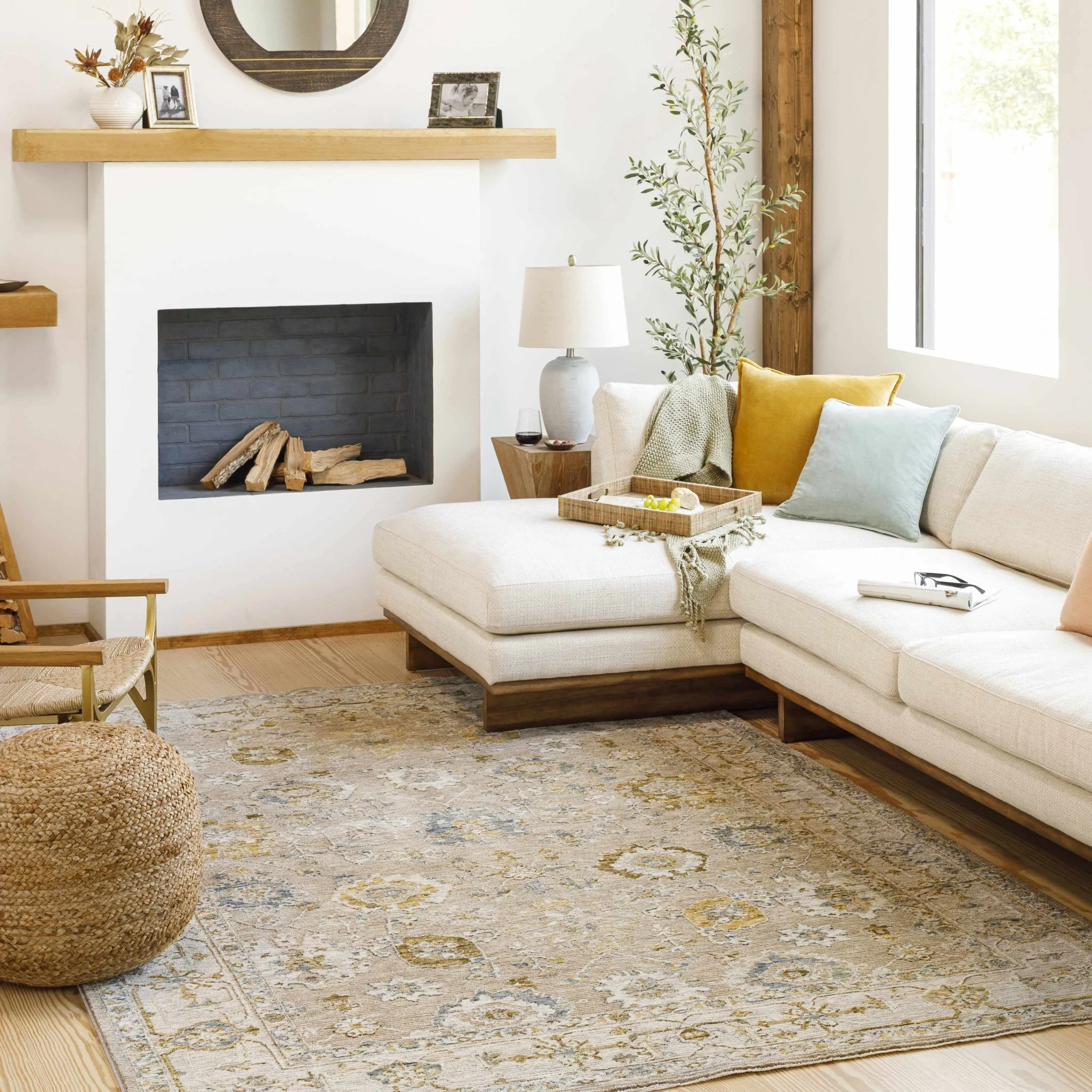 Traditional Tan And Gray Machine Woven Indoor & Outdoor Rug - Image 3