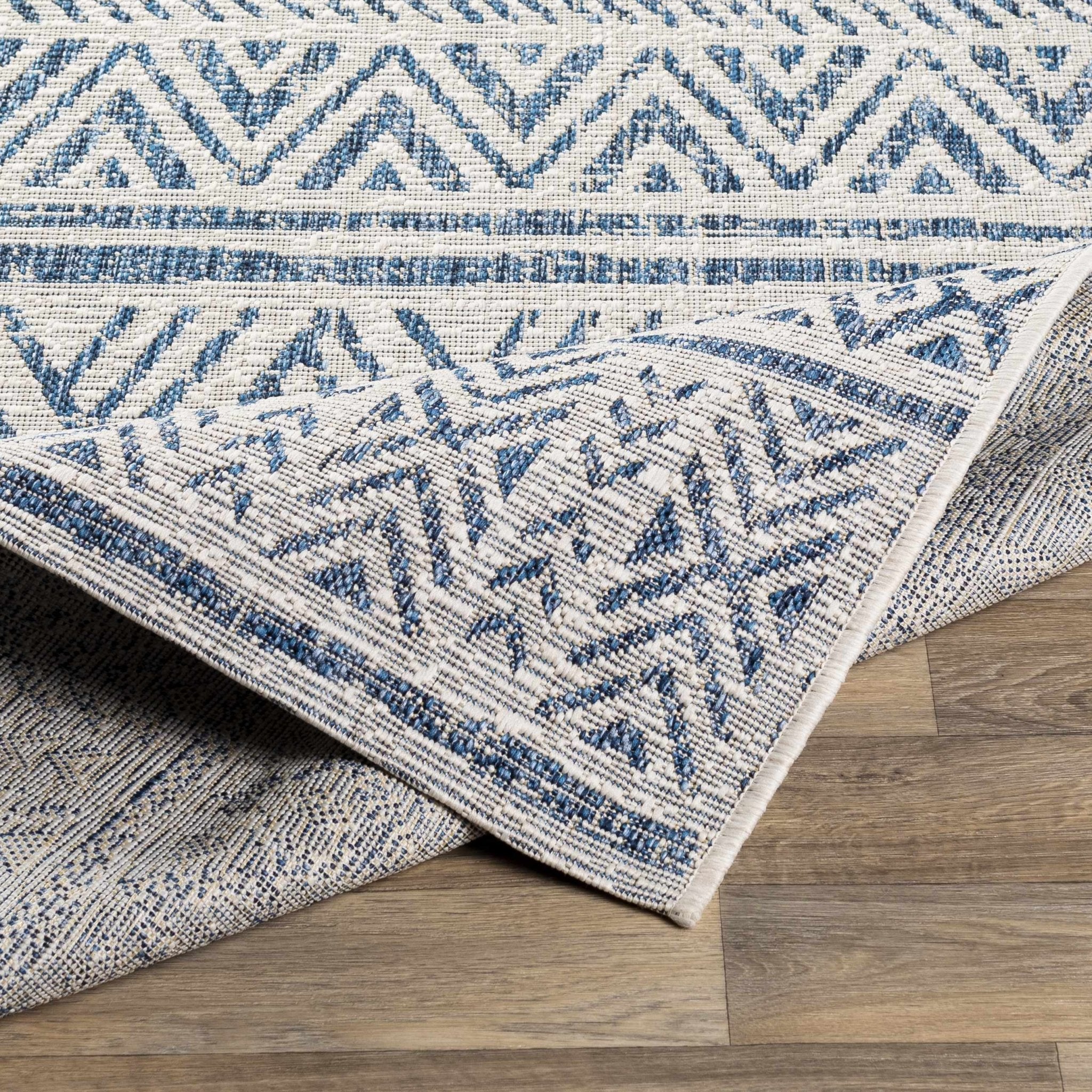 Traditional Tribal look Ivory and Blue Indoor and Outdoor Area Rug - Image 8