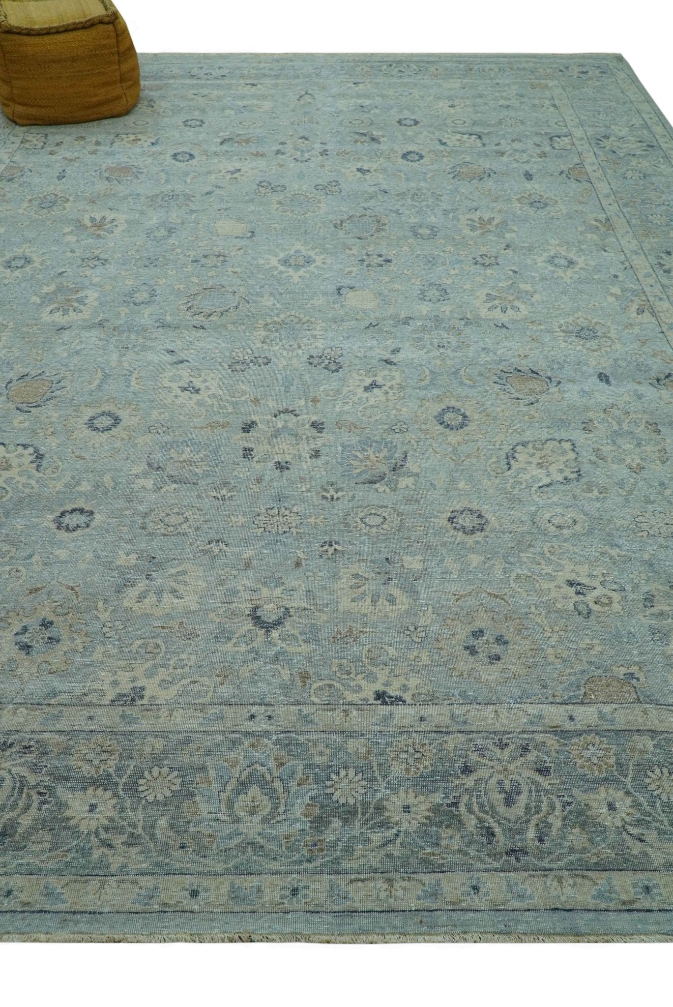 Distressed traditional And Beige Hand Knotted 10x14 Wool Area Rug - Image 9