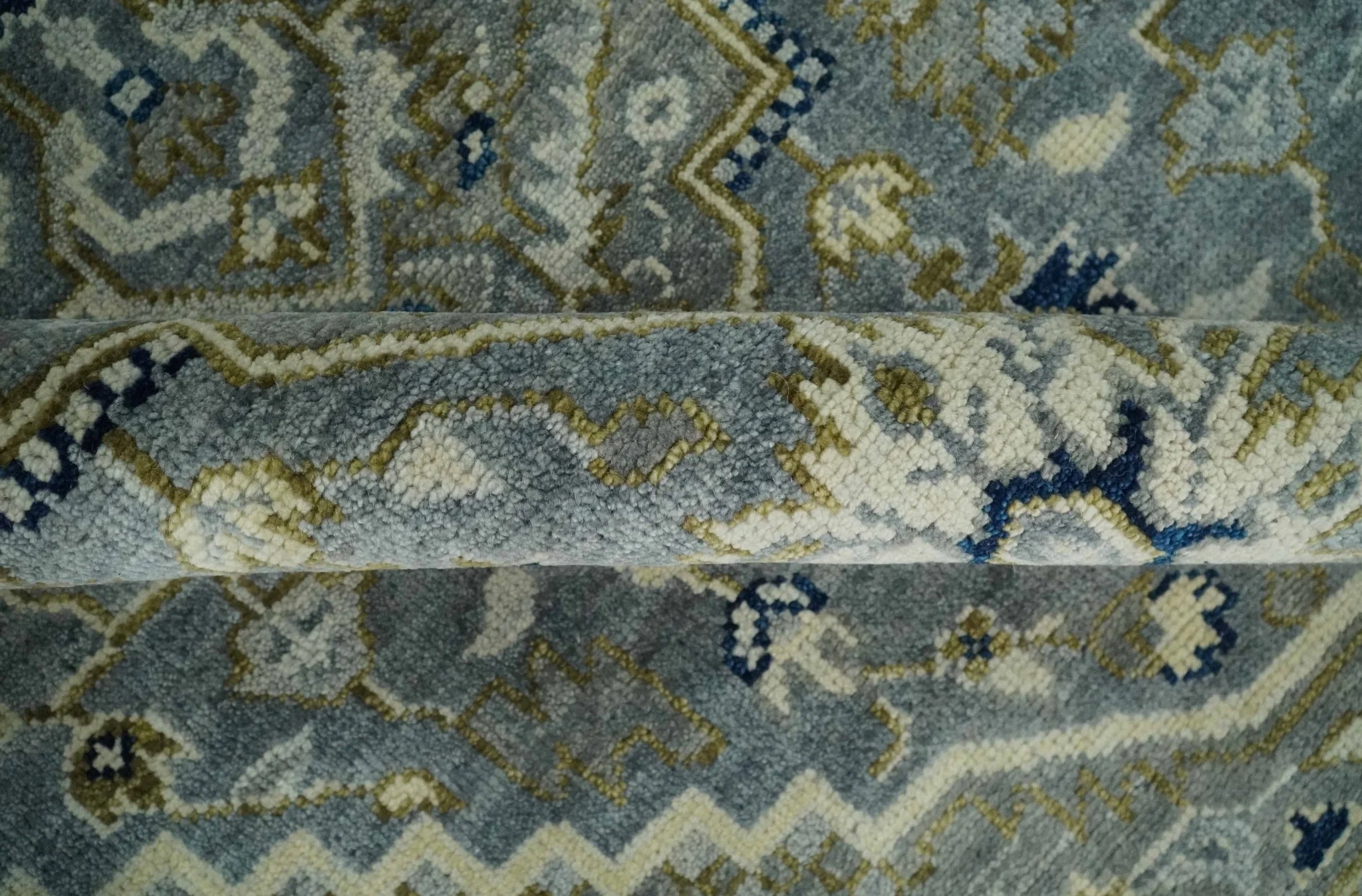 Vintage Style 8x10 Hand Knotted Heriz Serapi Gray, Beige and Blue Traditional Area Rug - Image 7