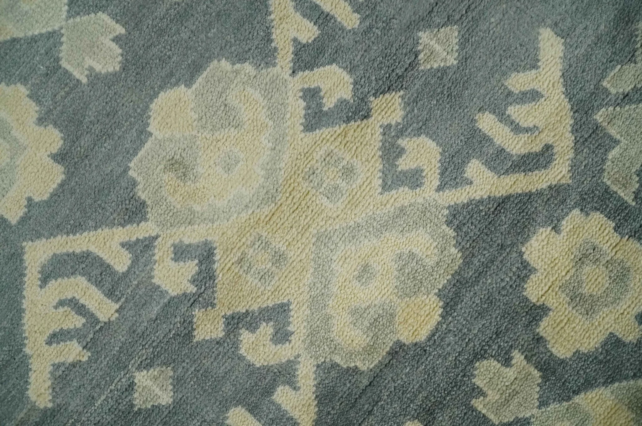 Antique Style 6x9 Hand Knotted Beige and Charcoal Traditional Wool Rug | N35669 - Image 4