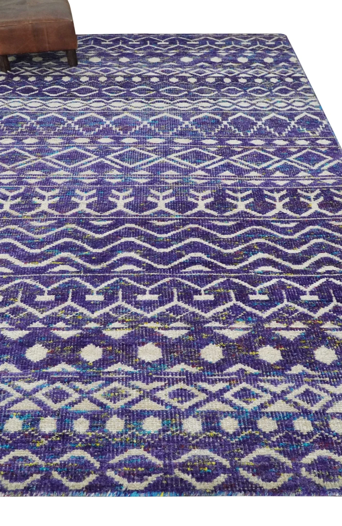 5.7x8.7 Hand Knotted Violet and Ivory Modern Contemporary Southwestern Tribal Trellis Recycled Silk Area Rug - Image 3