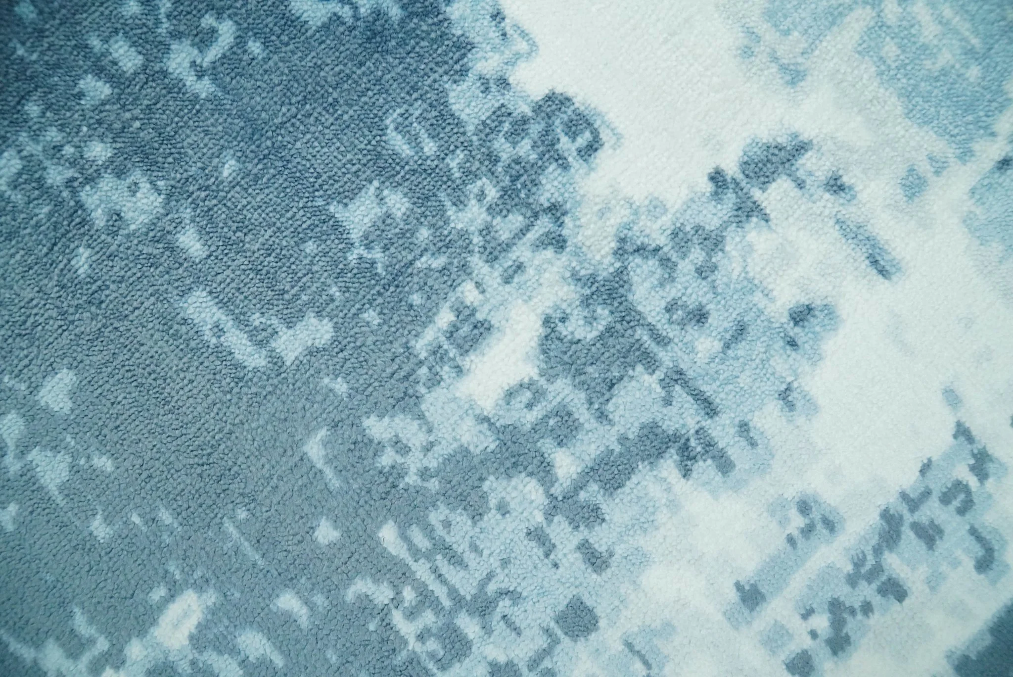 Handmade 8x10, 9x12 and 9.9x13.9 White and Blue Blended Wool and Bamboo Silk Area Rug - Image 4
