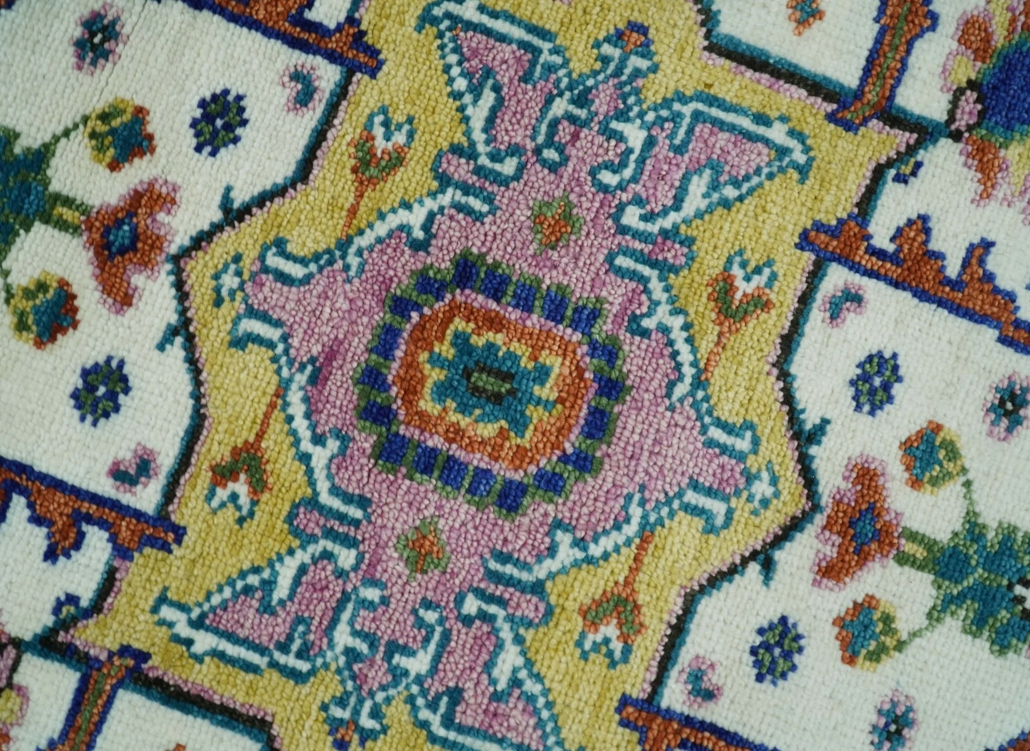 Hand Knotted White, Gold and Blue Multi Sizes Vibrant Colorful Heriz Medallion Area Rug - Image 4